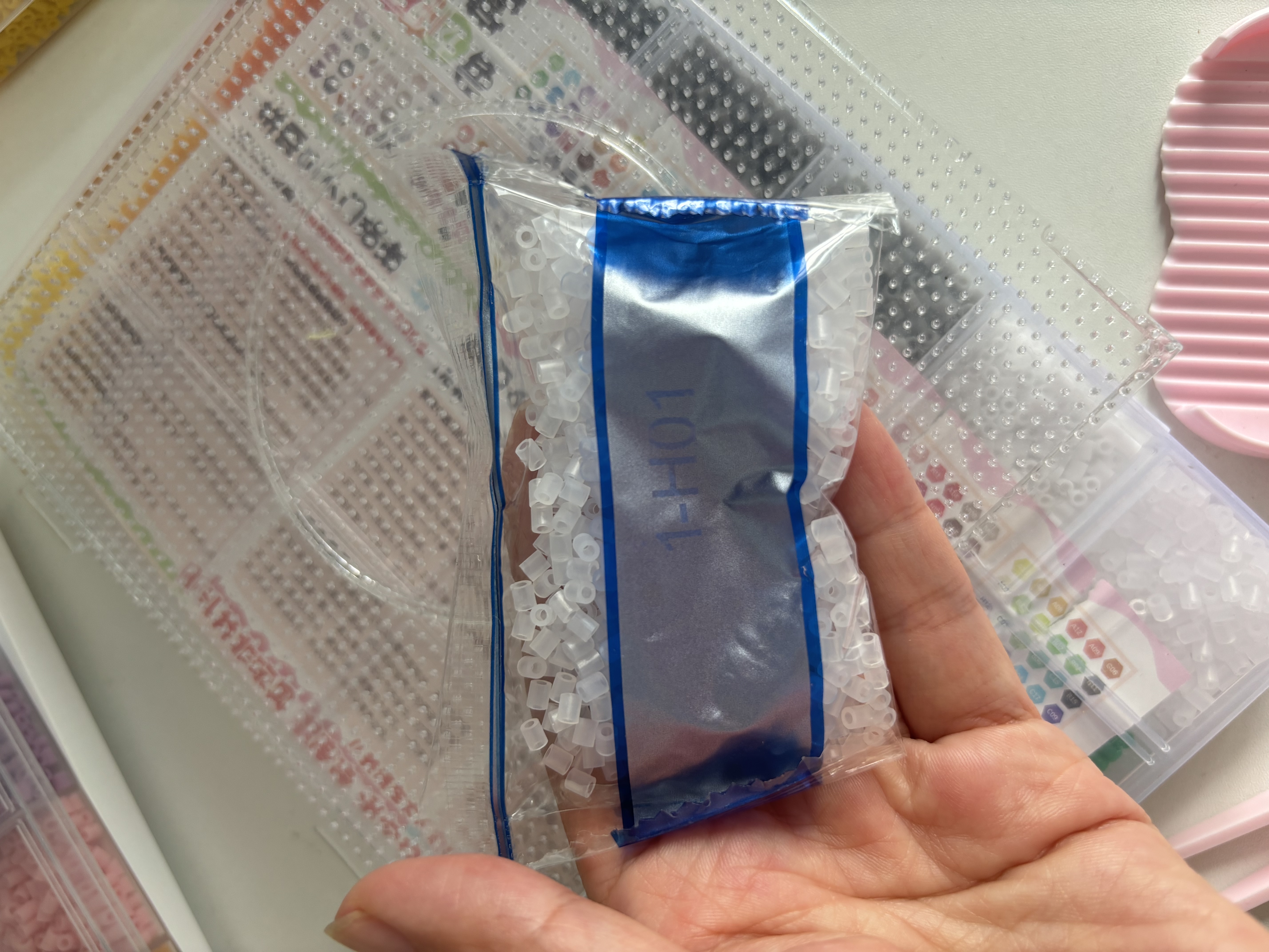 金甲库拼豆豆补充包【H1透明】手工DIY套装高品质拼豆豆立体融合豆袋装2.6mm补豆升级材料包50g约5000颗 实拍图