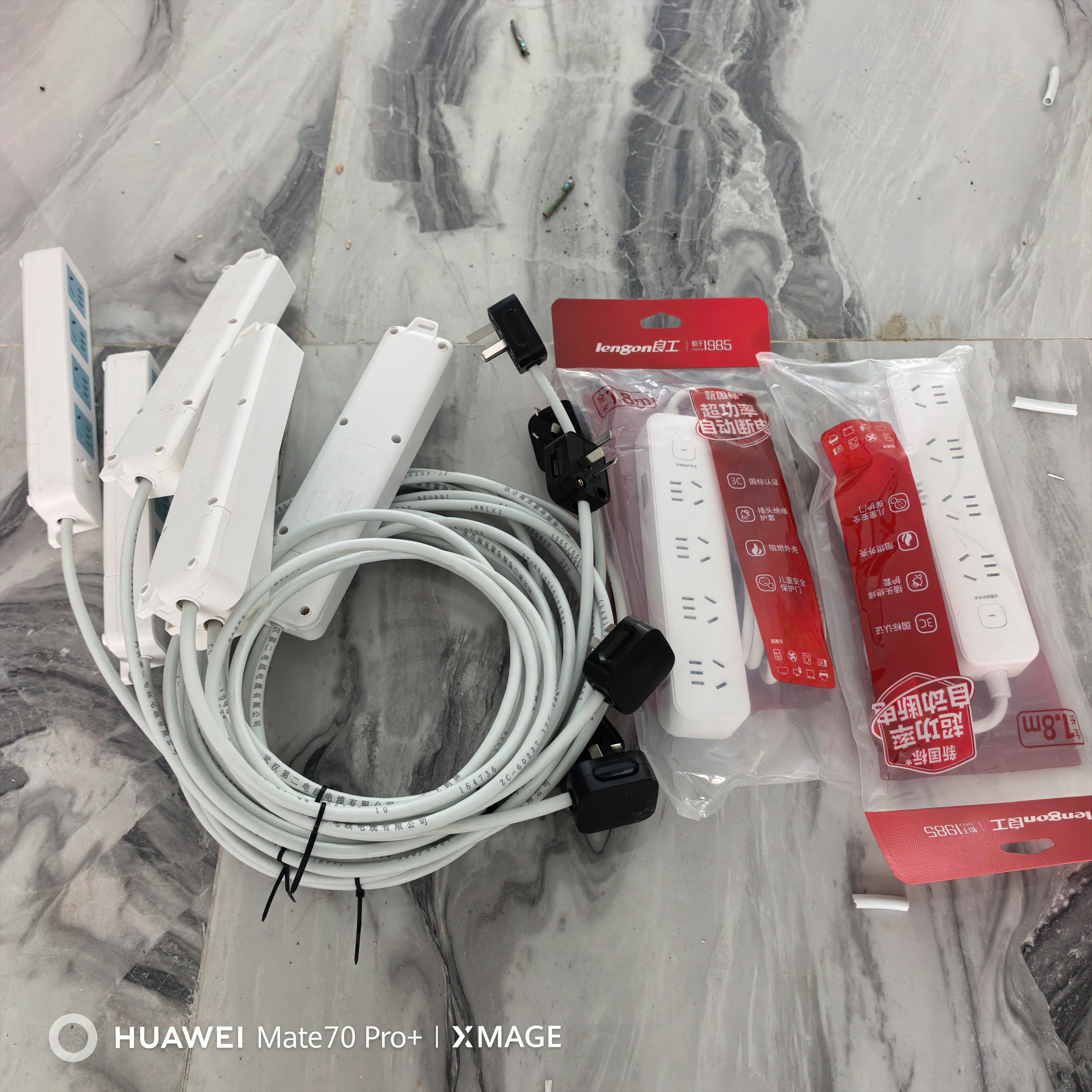 公牛（BULL）PDU黑色三极可拆三脚插头3脚空调插 10a插头电源插头插座/无线/自行接线 GNT-10S 10只装 实拍图