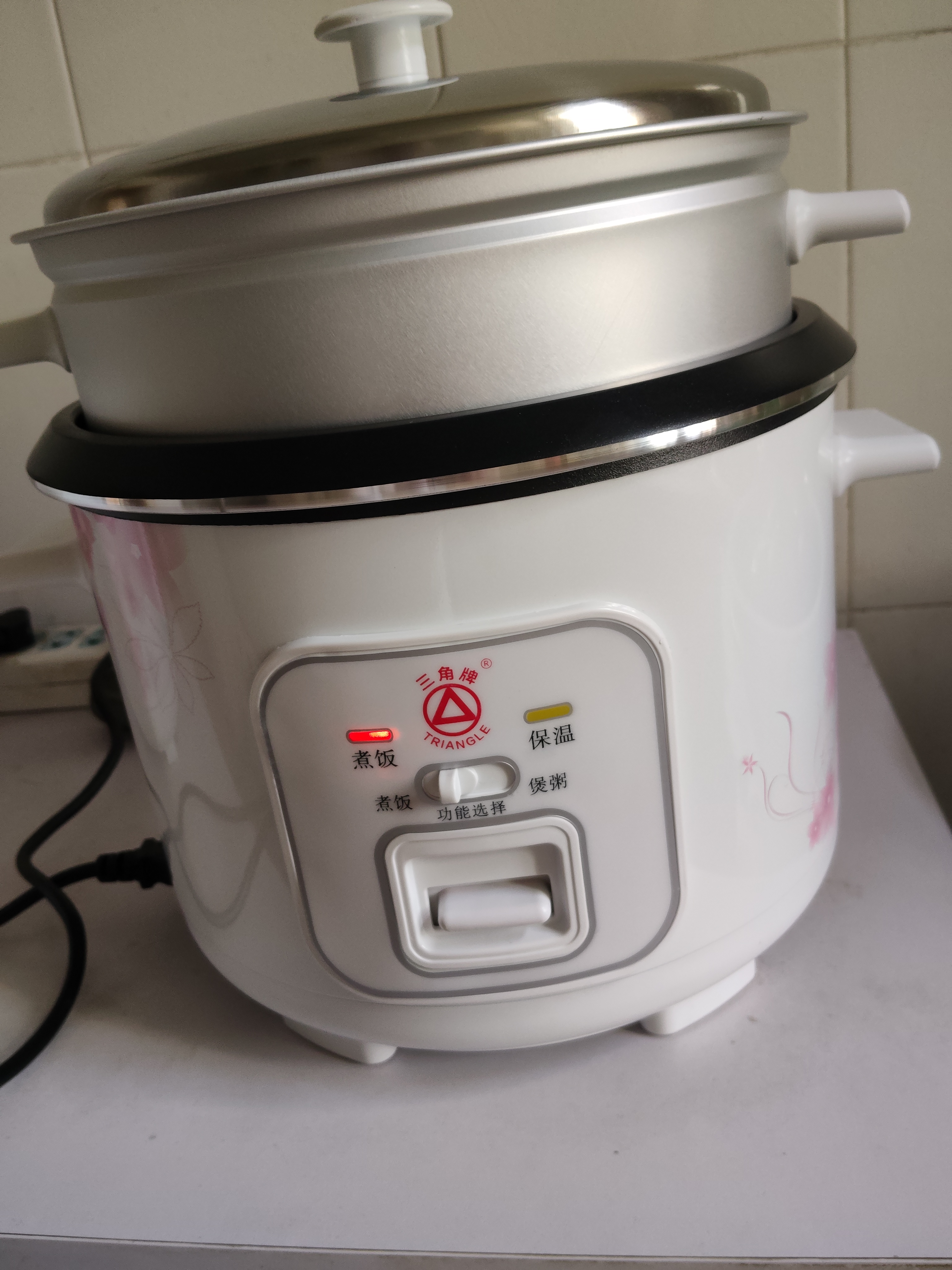 三角牌（Triangle）电饭煲家用老式电饭锅小不粘锅内胆带蒸笼柴火饭米饭锅煮饭锅微压老人用蒸煮一体 升级汤粥键【煮粥防溢】 4L （4-5人用） 实拍图