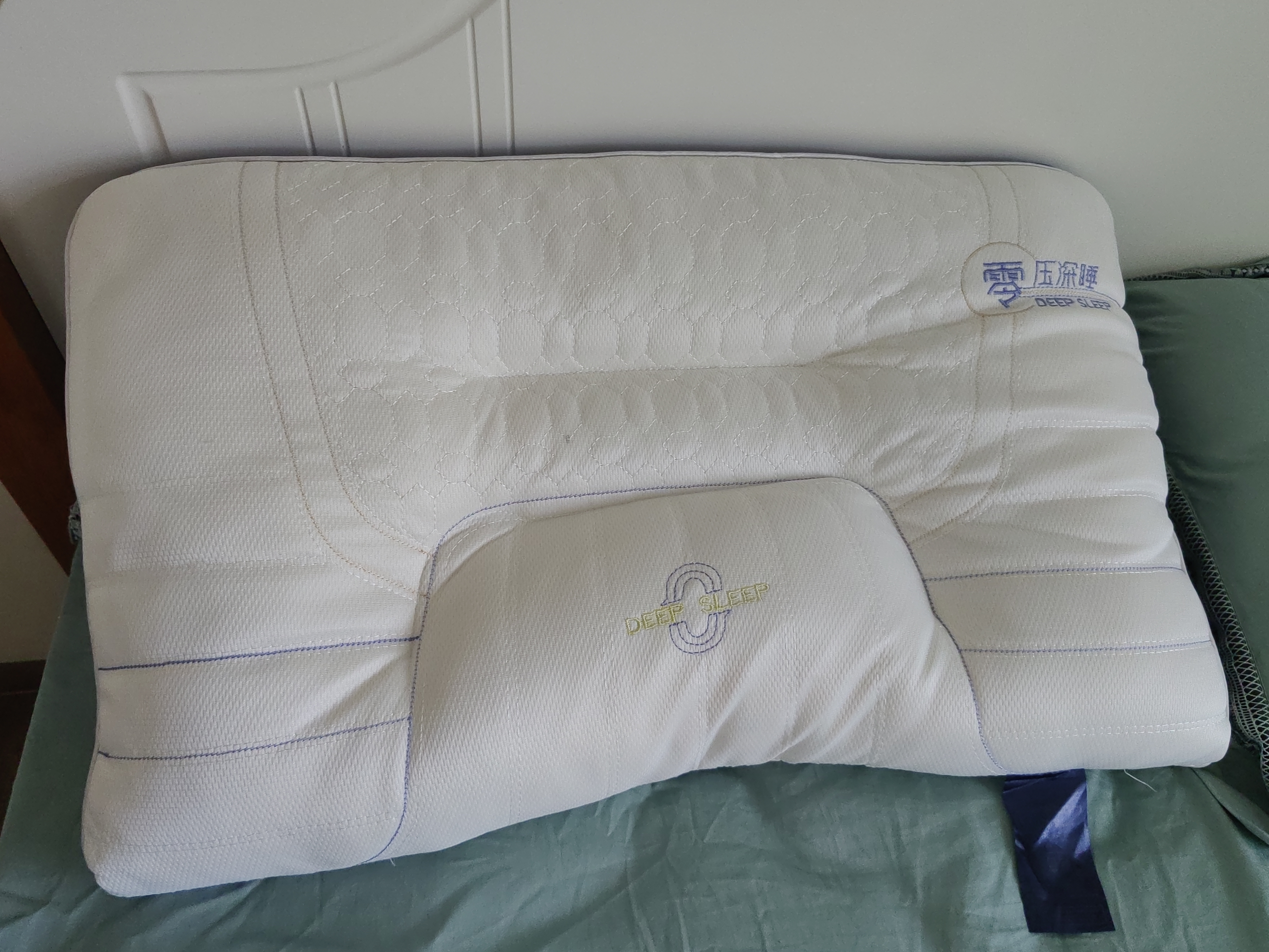 J.Sir枕头护颈枕睡眠颈椎深度睡眠专用枕芯乳胶枕成人大学生宿舍记忆枕 实拍图