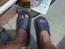 京东京造【3.5cm踩屎感】eva厚底浴室拖鞋男士防臭休闲凉拖鞋 碳灰 42-43 实拍图