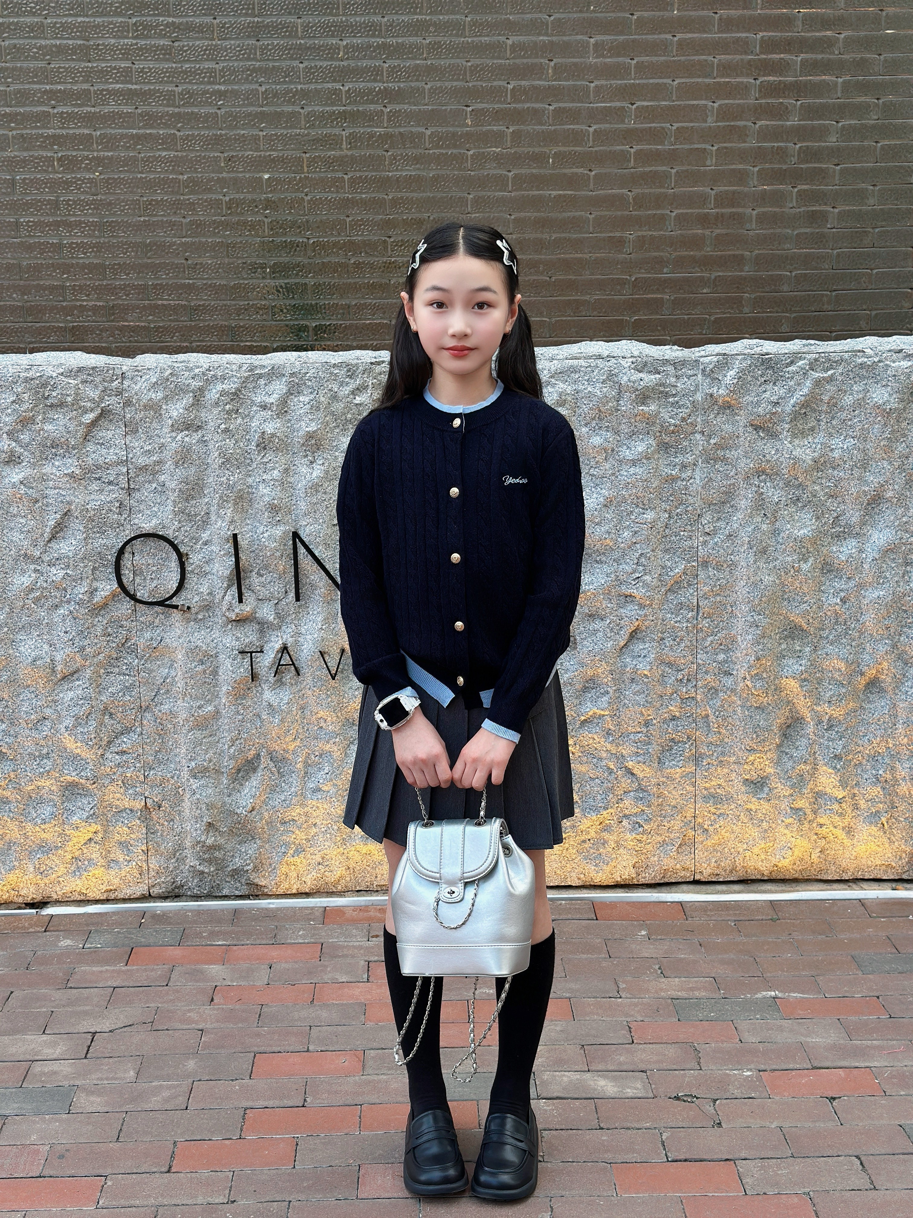 英氏（YEEHOO）儿童毛衣男女童针织衫中大童装100%羊毛开衫学院秋装 深蓝 150 实拍图
