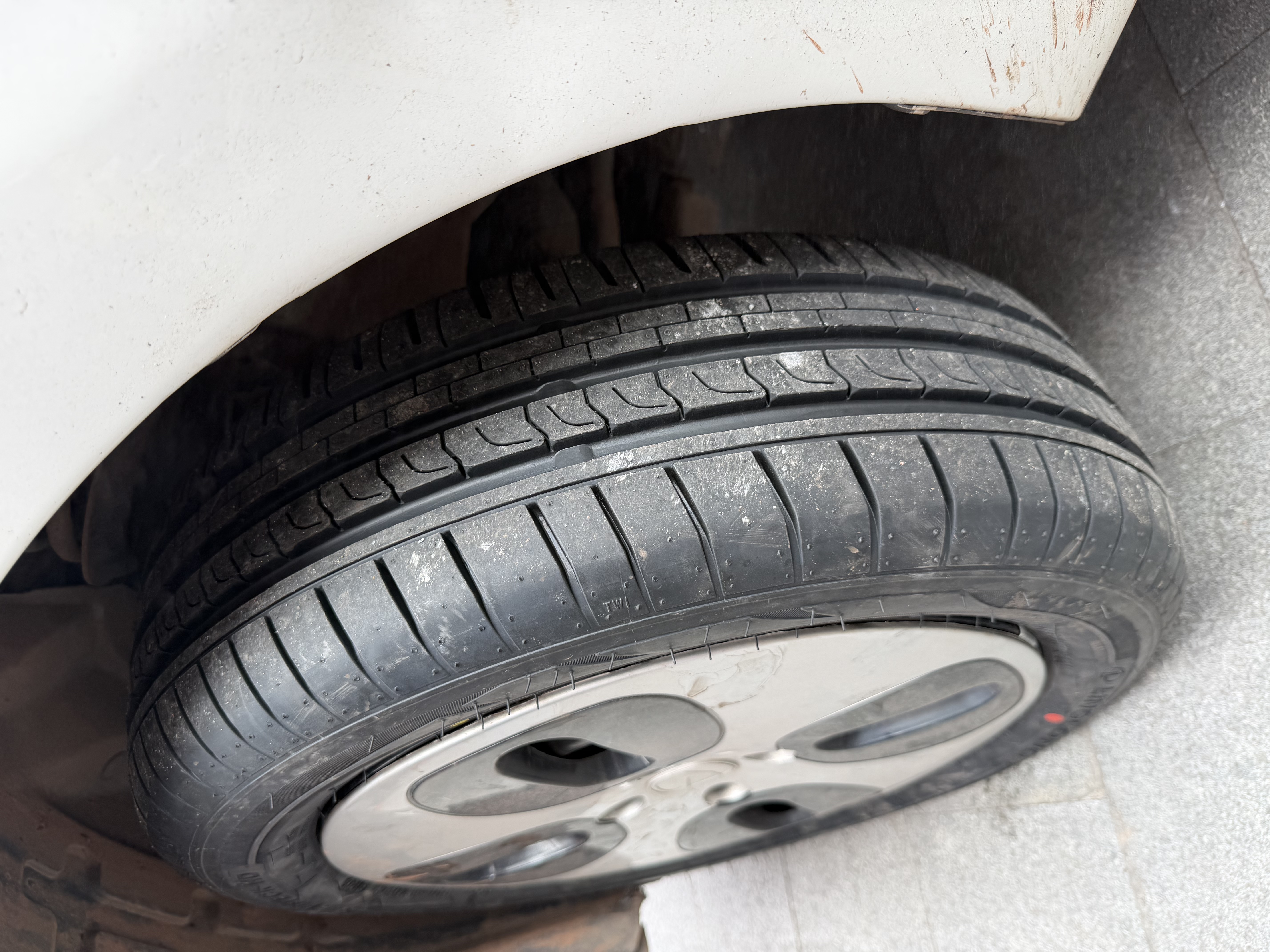 玲珑轮胎汽车轮胎175/60R15 81V 玲珑臻选 HD 适配奔奔/玛驰/远景X1/江铃 实拍图