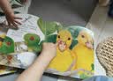 触摸书小水獭奥斯卡 0-2-3岁宝宝低幼认知绘本幼儿早教启蒙触感书儿童洞洞益智玩具机关推拉地板安静书乐乐趣亮丽精美中英双语省钱卡 实拍图