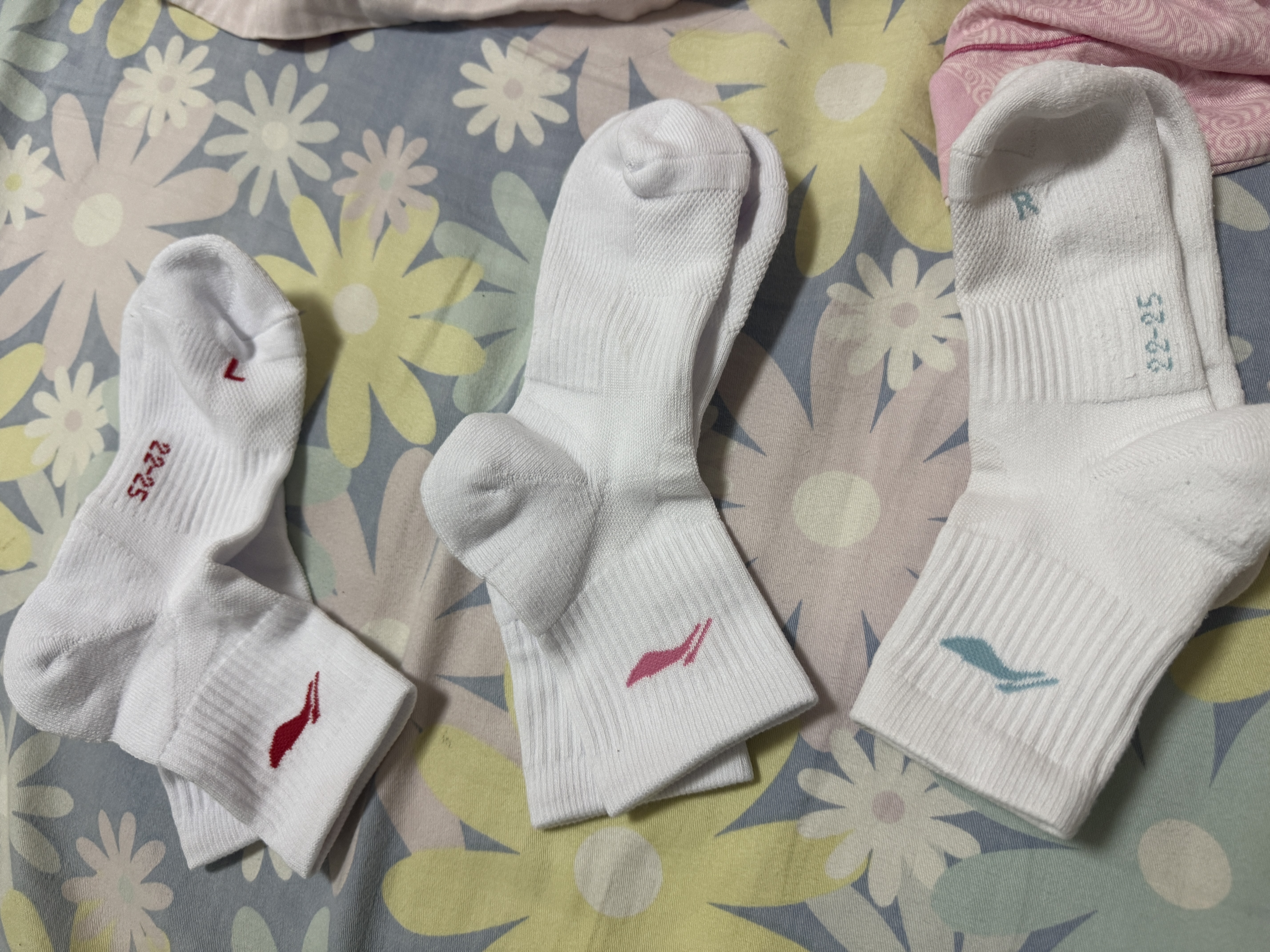 李宁（LI-NING）李宁羽毛球袜中筒毛巾运动袜女款毛巾袜吸湿排汗AWTS005-2三双 实拍图