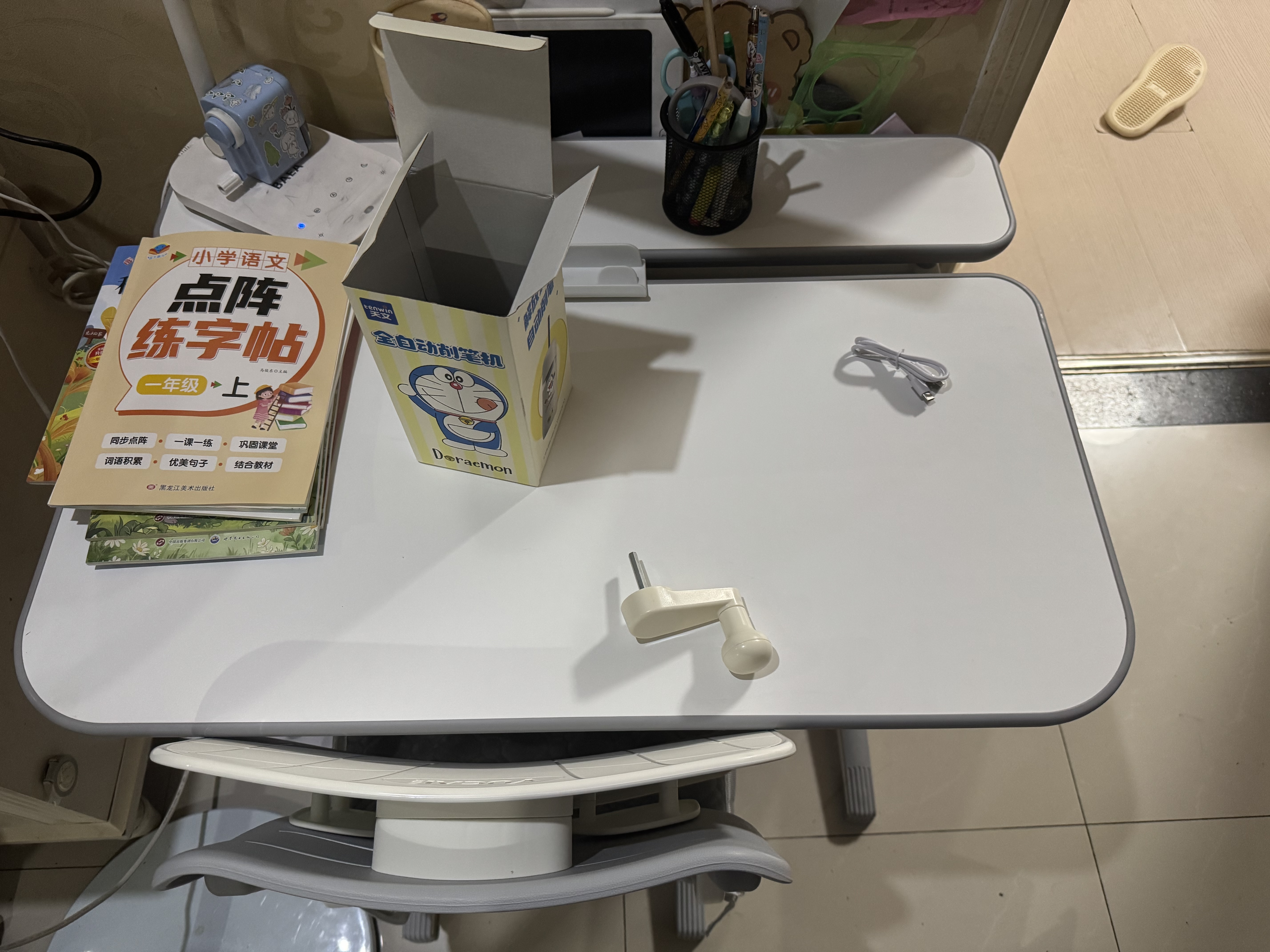 育才儿童学习桌椅一体可升降书桌小学生写字桌学校课桌小户型桌椅套装 启航款【桌+椅】灰白色-免安装 实拍图