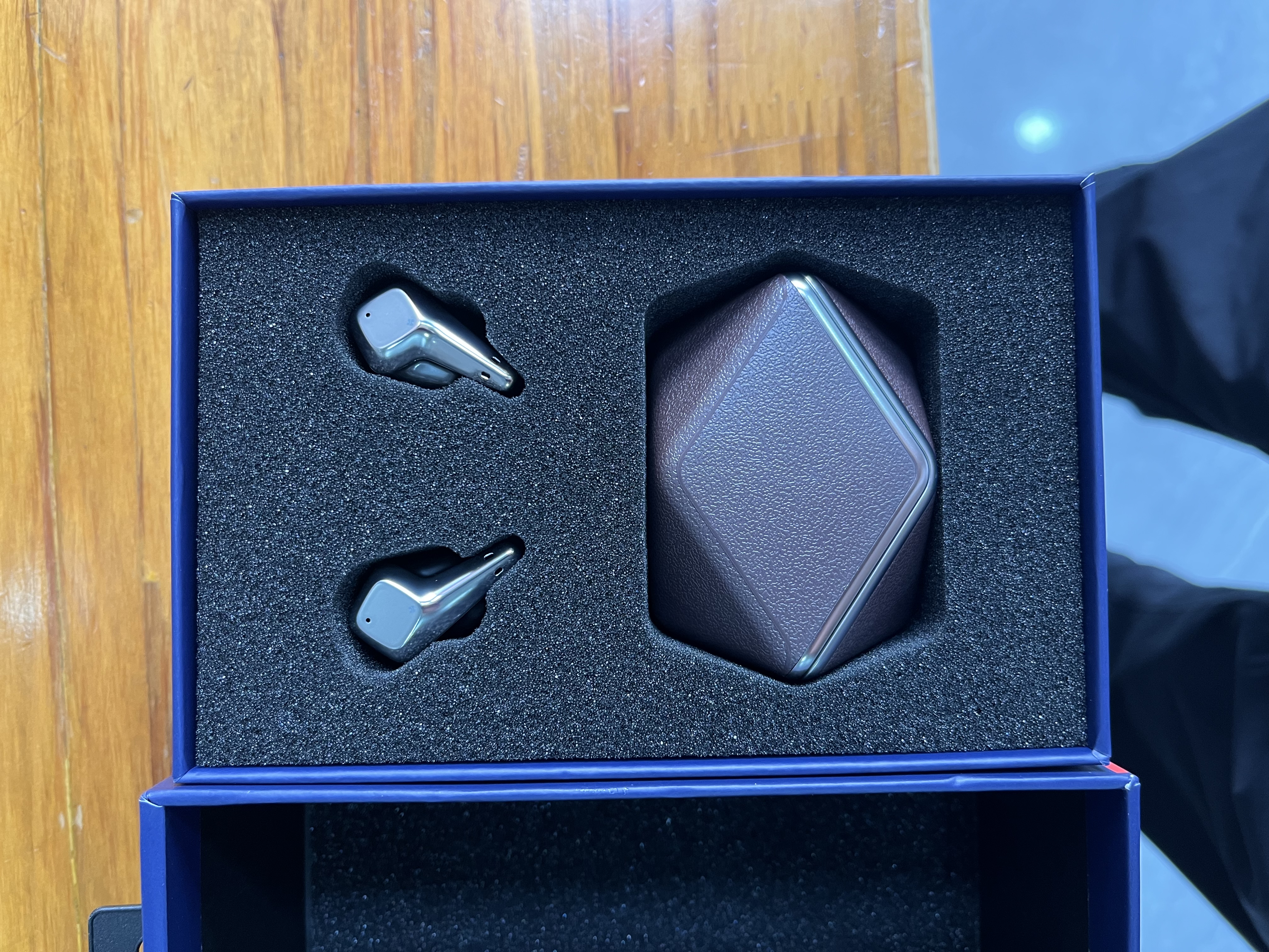 HIFIMAN（海菲曼）Svanar Wireless LE中天鹅真无线 主动降噪蓝牙耳机 入耳式无线耳机 实拍图