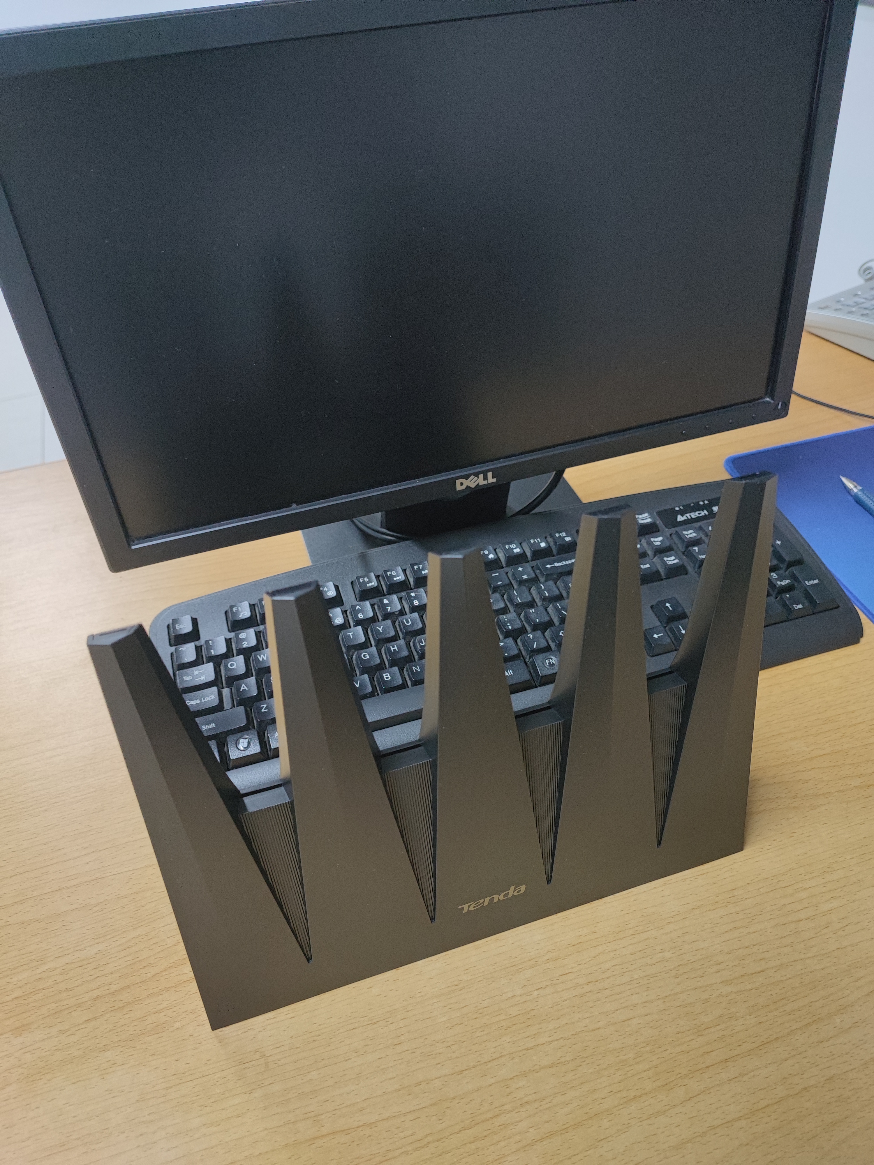 Tenda腾达路由器WiFi7【泰山BE7200 Ultra】千兆穿墙王信号放大器增强无线家用电竞立式BE12 Pro 实拍图