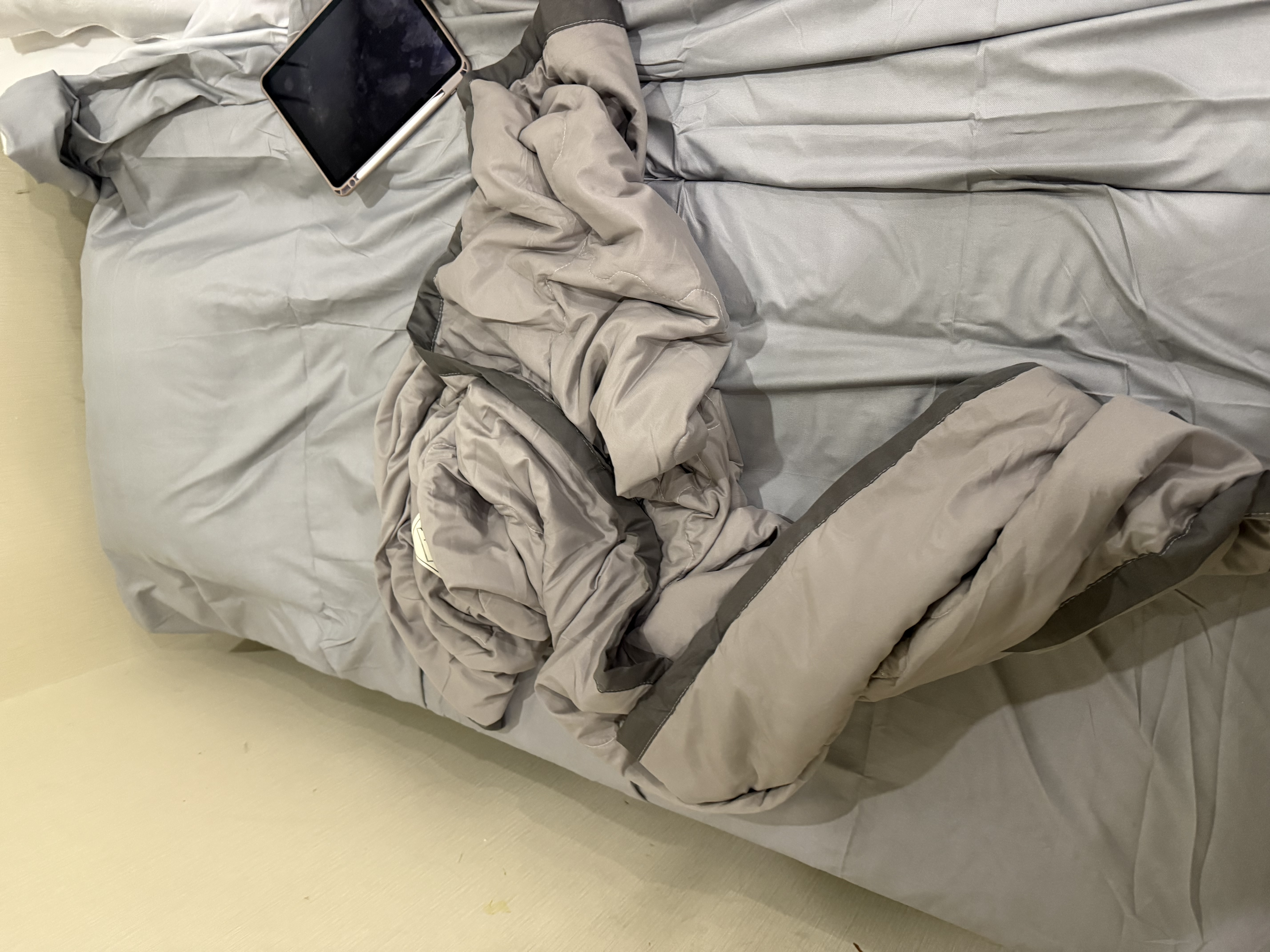 雅鹿·自由自在 A类抗菌空调被春秋夏凉被子夏季单人薄被子150x200cm 浅灰 实拍图