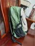 探路者（TOREAD）登山背包户外徒步旅行双肩包30L轻便男女通勤书包 漫野绿\米色 实拍图