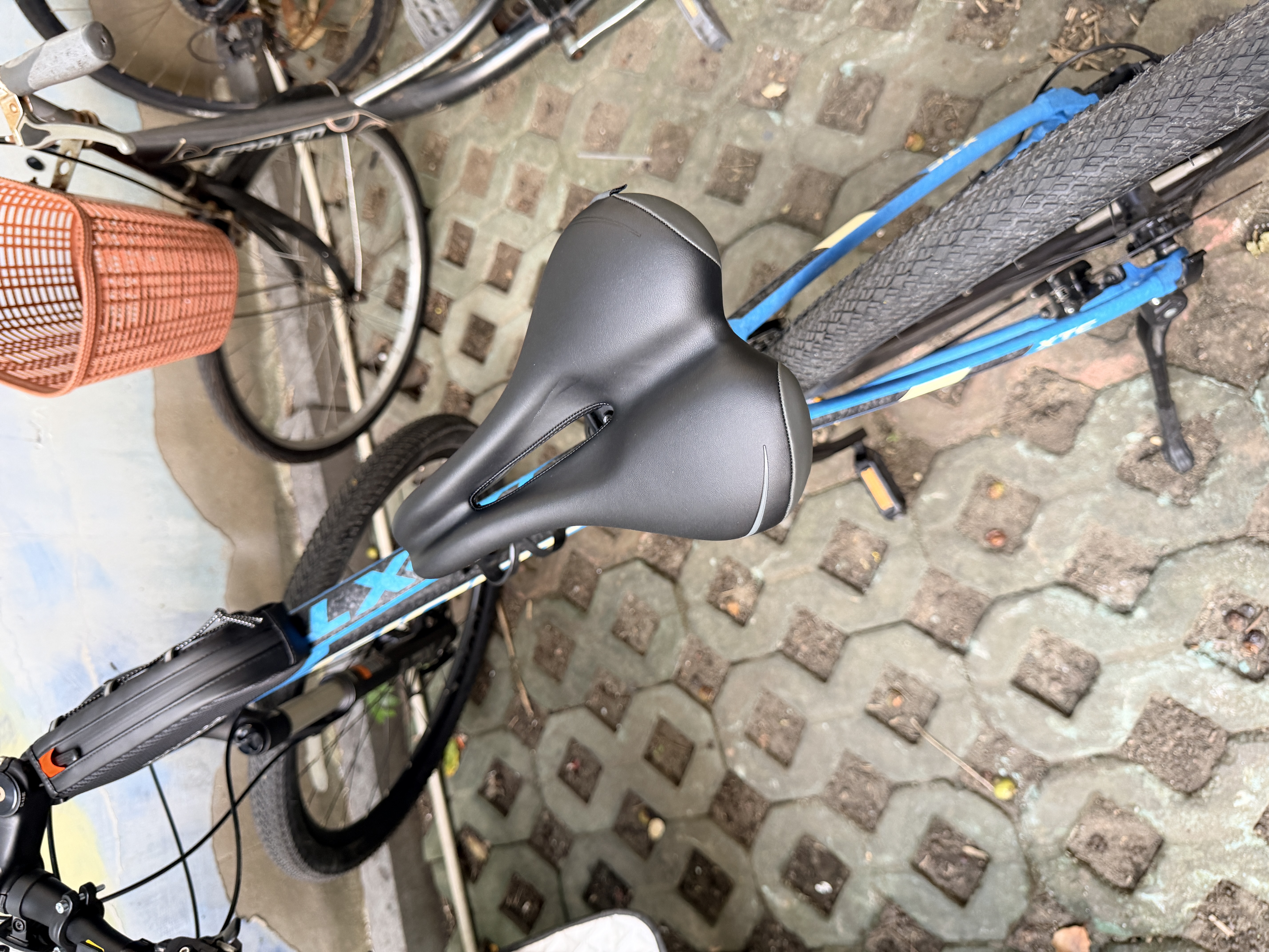 VELO维乐自行车坐垫山地车公路车座垫自行车鞍座单车座加厚软配件3147  [灰标] VL-3147（抗菌男款） 实拍图