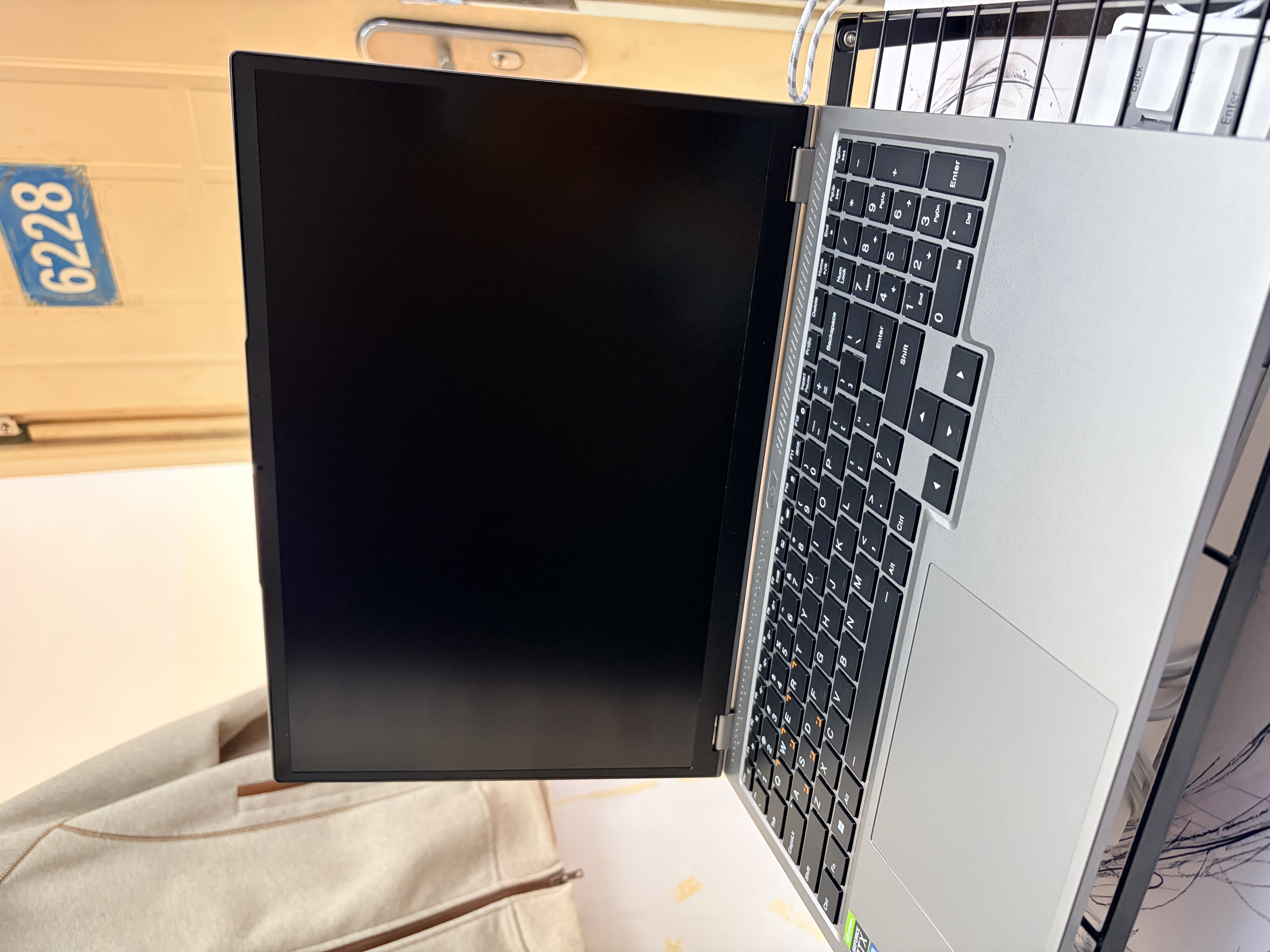 玩家战魂极光X16 2026新品旗舰5060游戏本4060/3050酷睿i7强芯16英寸学生电竞设计笔记本电脑 【学生全能本-多专业适用】酷睿I7-RTX3050光追独显 16G快速内存-1TB超速固 实拍图