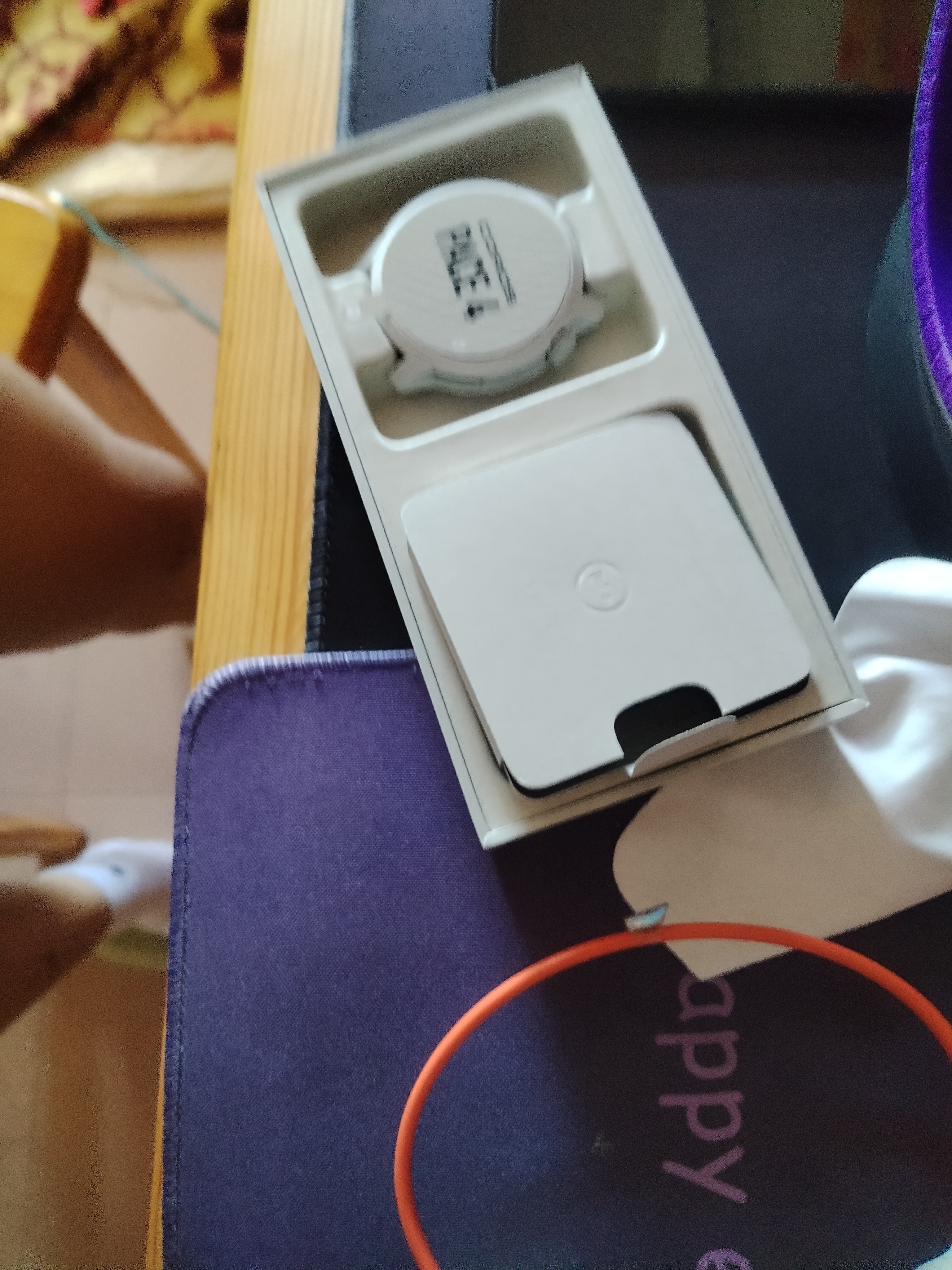 高驰COROS PACE 4 白色织物表带款 实拍图