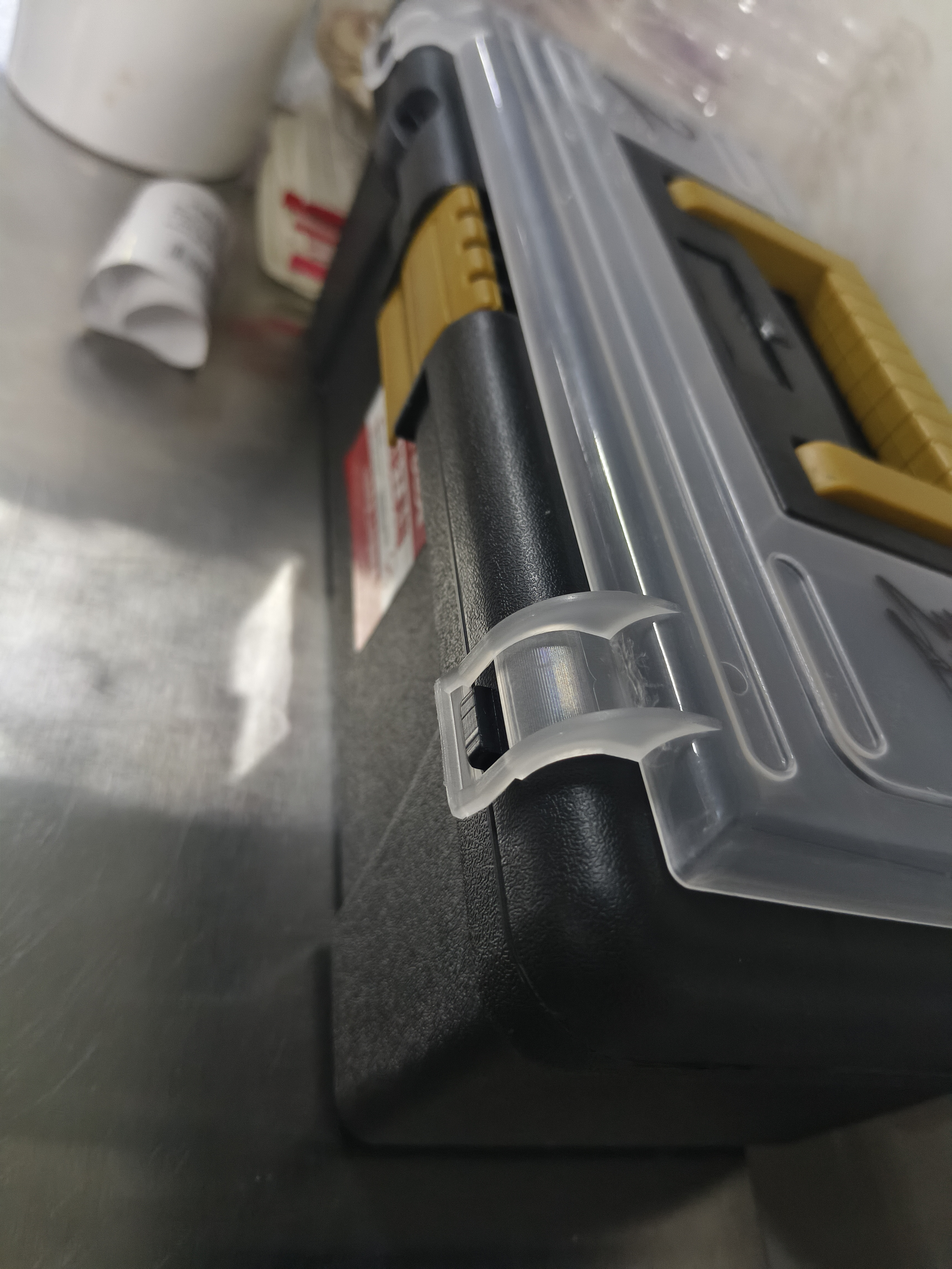 【万人同抢】家用多功能五金收纳箱手提电工工具箱车载维修配件箱 【不含工具-介意慎拍】【黑霸王】13寸加厚 复工爆品 实拍图