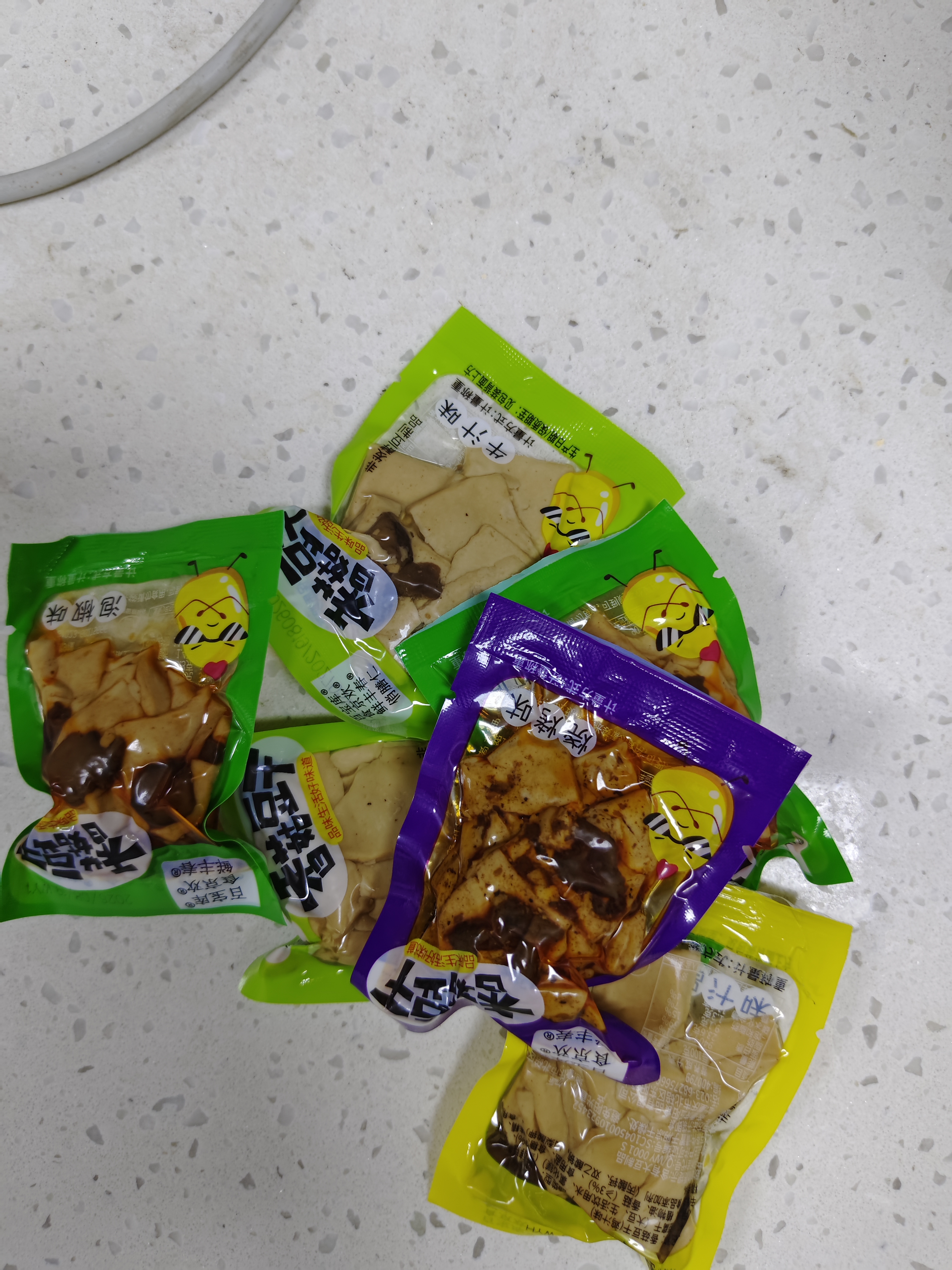 百宝库香菇豆干豆腐干独立小包装休闲零食麻辣豆干辣条小吃办公零食2斤 实拍图