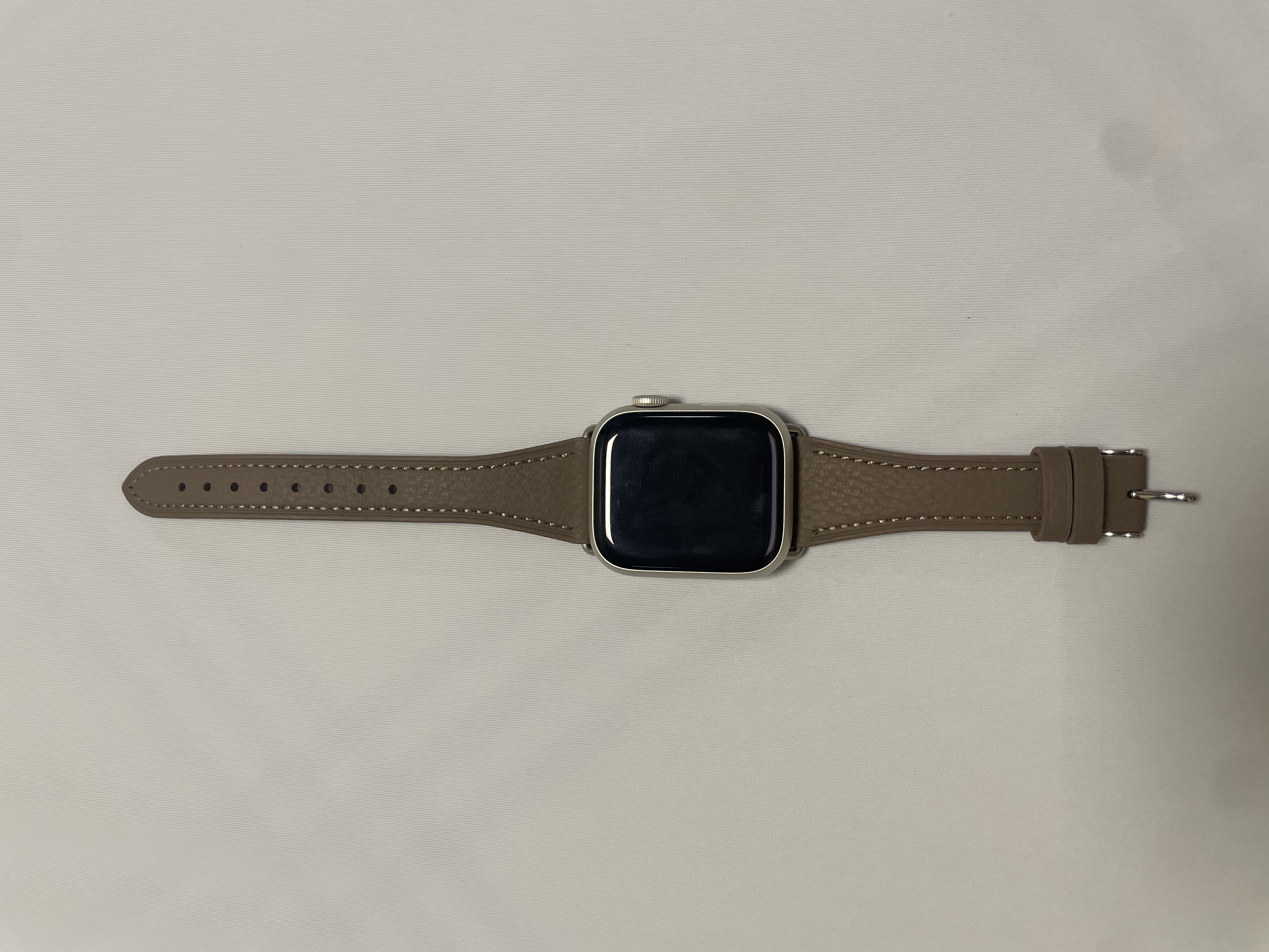 ROMISS适用于iwatch苹果手表表带apple watch S11/10/9/8/7表带意大利荔枝纹真皮腕带高级感轻奢手表链 大象灰（小蛮腰女款） (S) 40/41/42表盘通用-银色表扣 实拍图