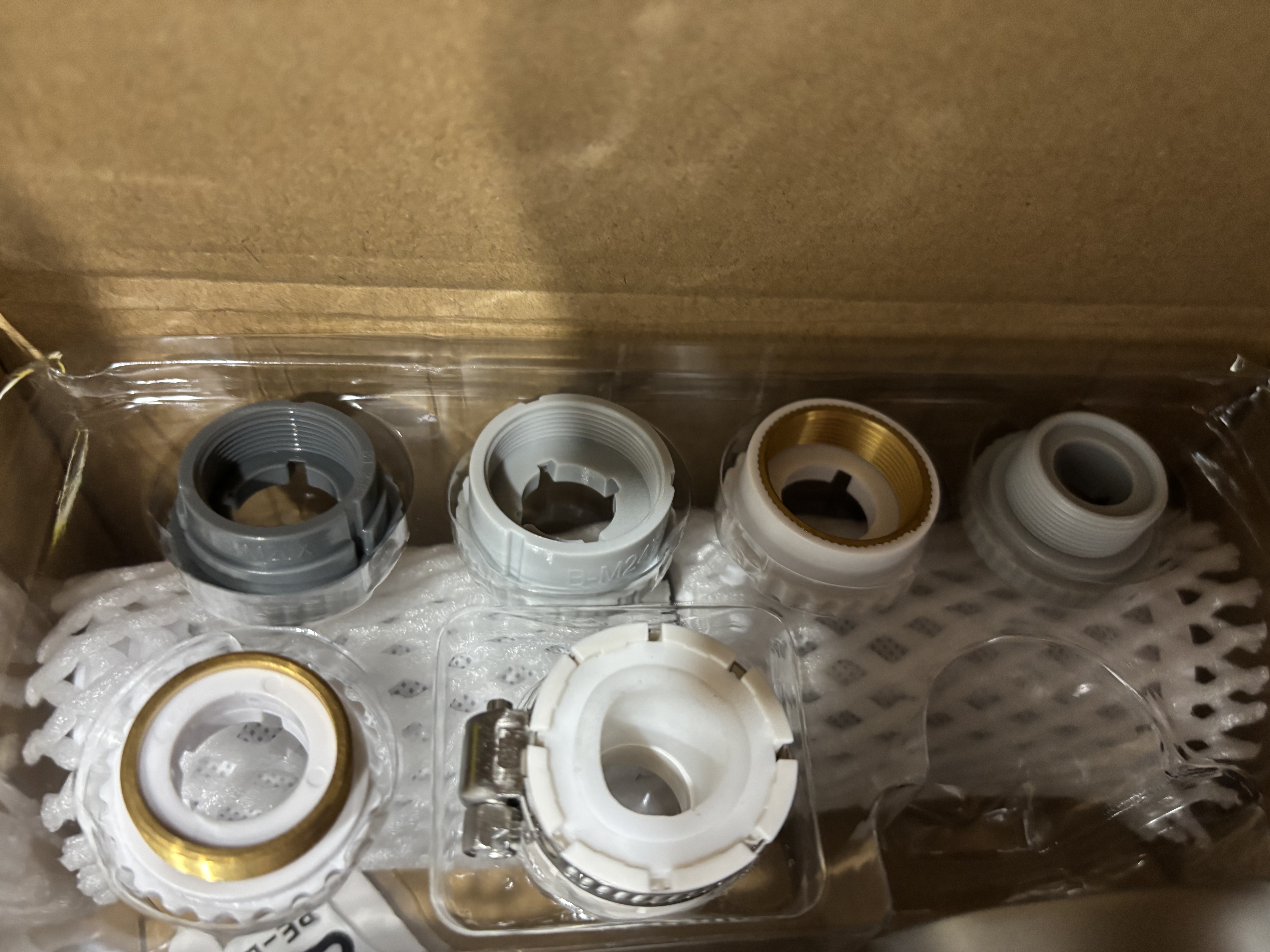沁园（TRULIVA）净水器家用水龙头过滤器自来水过滤水器UV紫外厨房卫生间通用除水垢除余氯 智能数显-1机3芯 实拍图