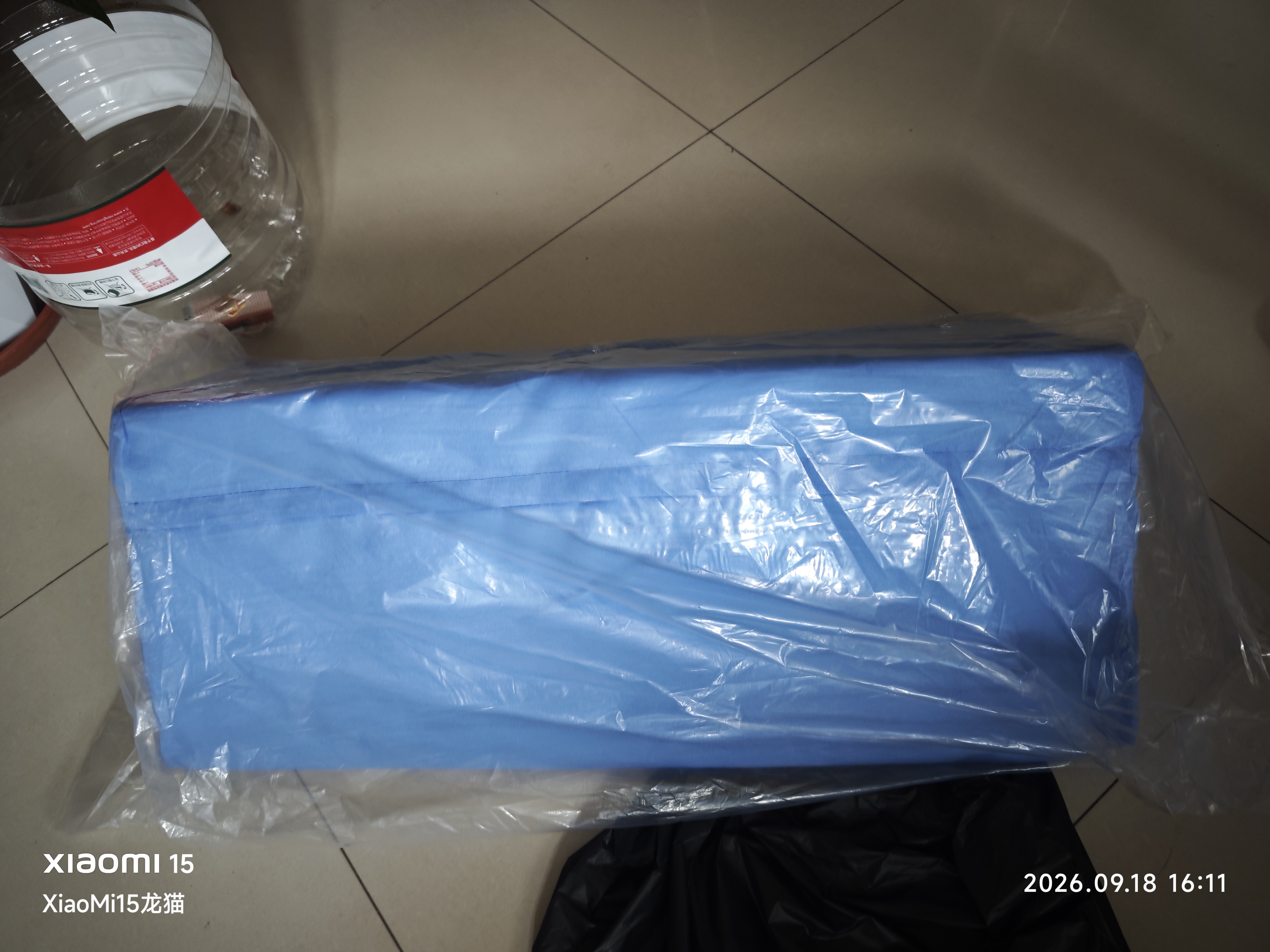 翻身垫老人护理用品瘫痪卧床病人防褥疮三角枕辅助器久躺神器 【蓝色】大号R形60*25*20 无规格 实拍图