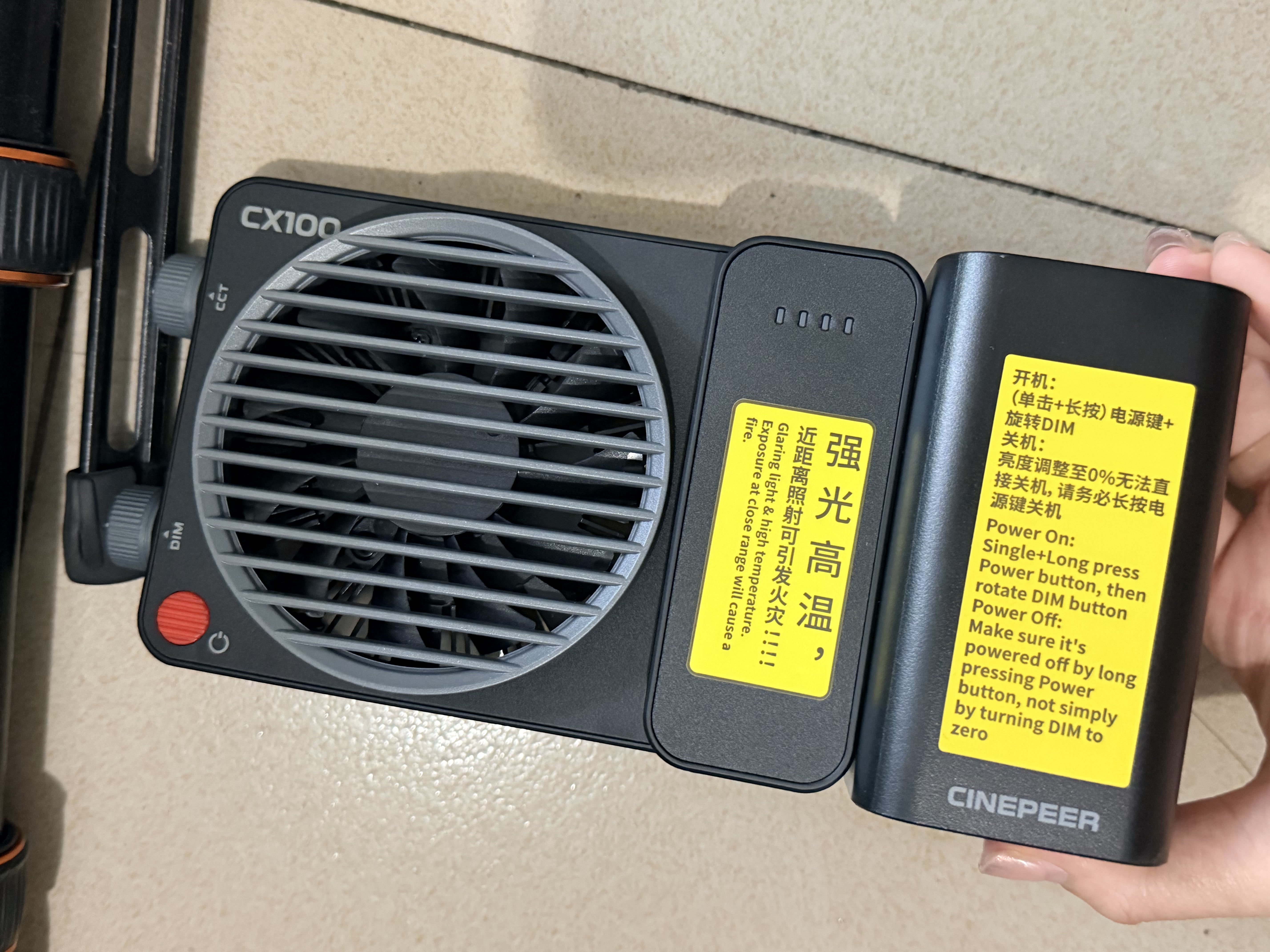 智云写趣CX100补光灯户外摄影灯 100W专业便携打光灯婚拍商拍旅拍自媒体影视灯室内直播视频常亮口袋灯 实拍图