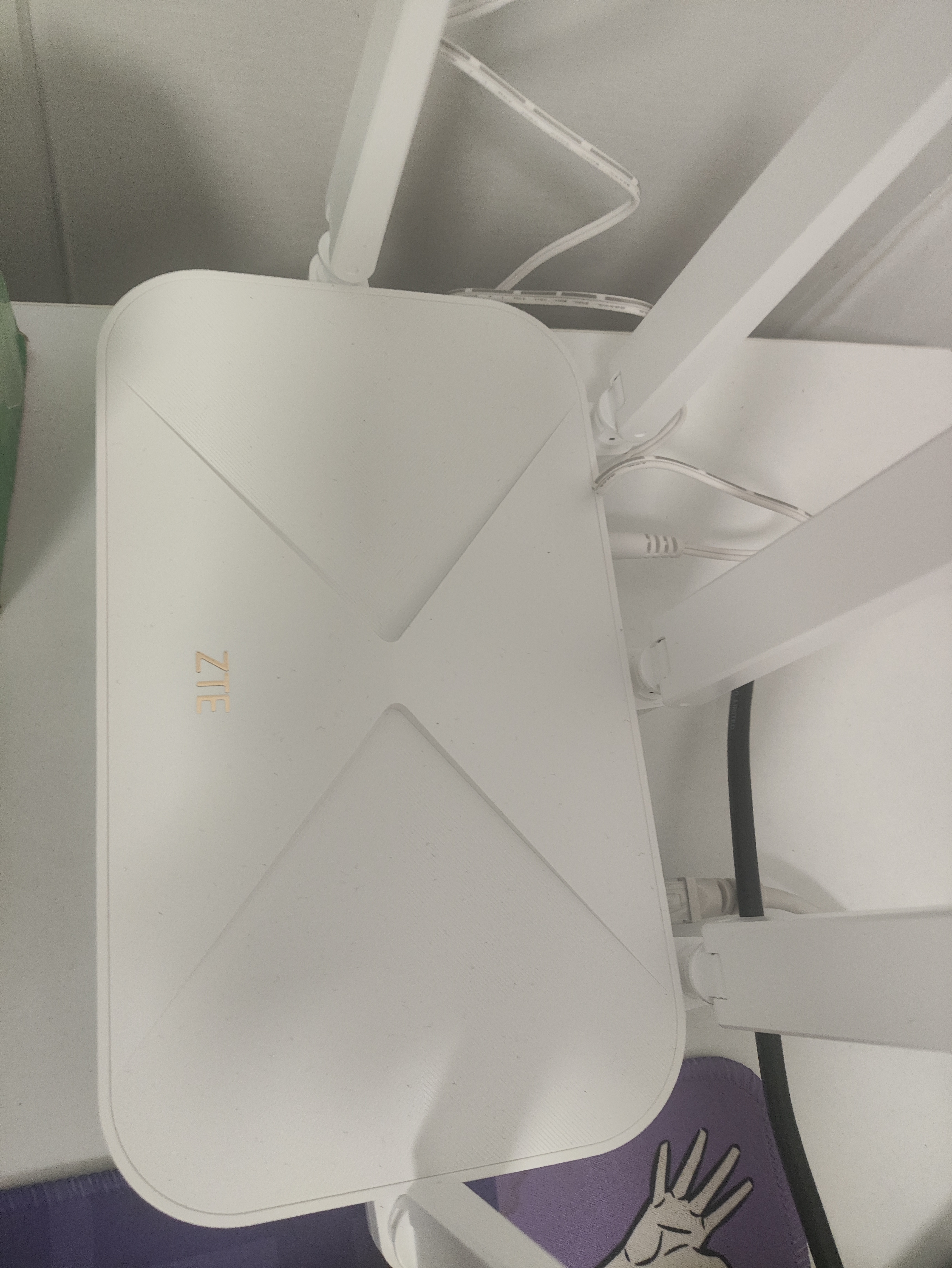 中兴（ZTE）巡天AX3000满血WIFI6千兆无线路由器 自研双核主芯片5G双频Mesh3000M无线速率【赠品版】 实拍图