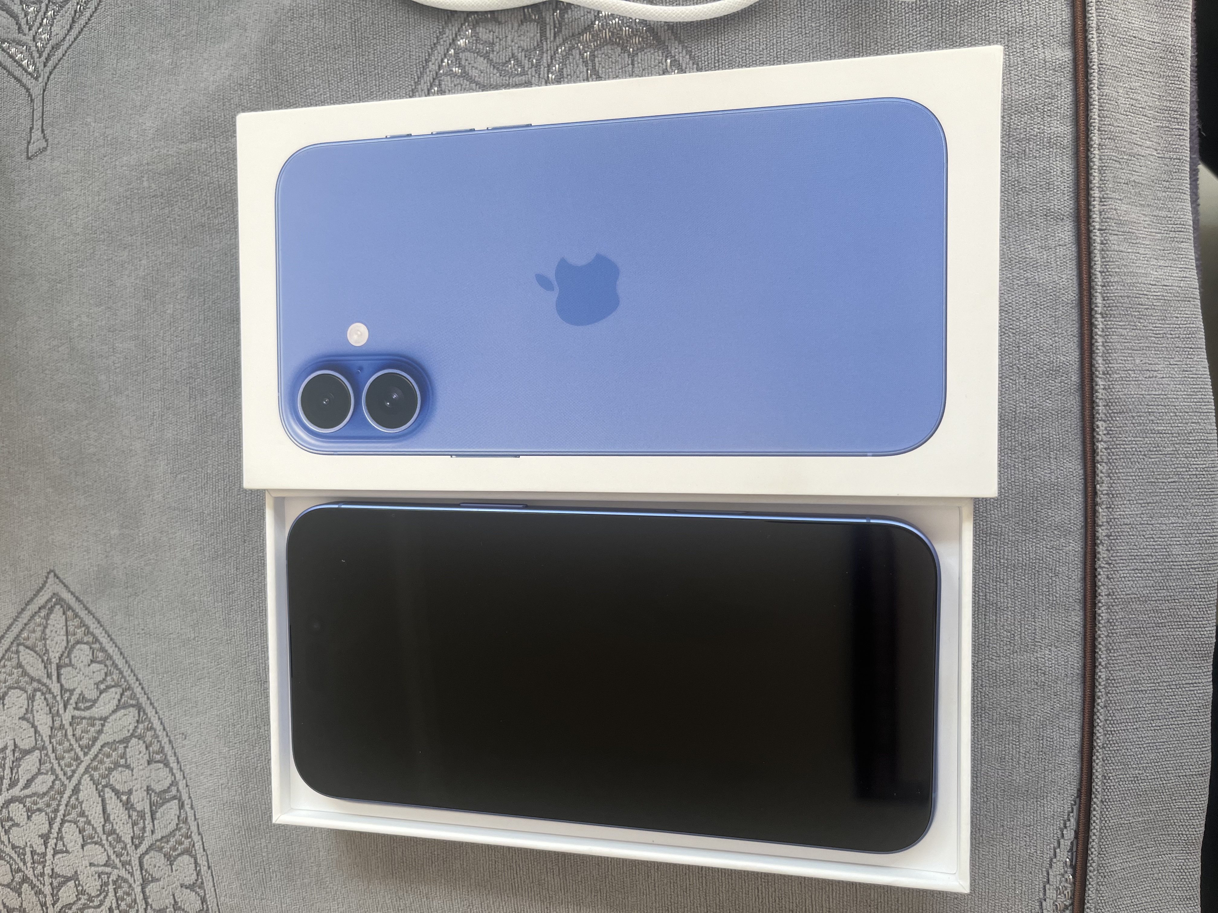 Apple/苹果/苹果 iPhone 16 Plus（A3291）128GB 群青色 支持移动联通电信5G 双卡双待手机 实拍图