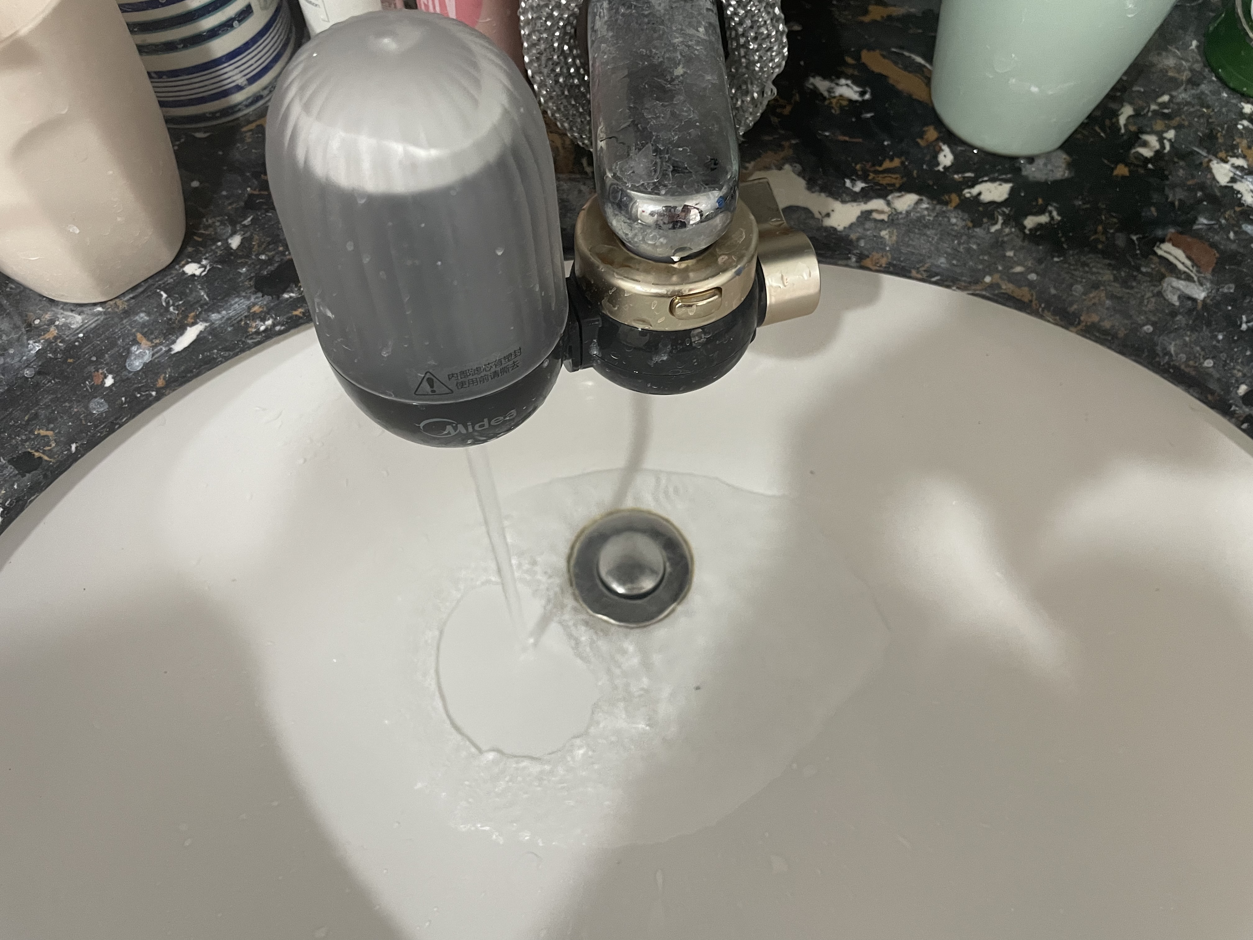 美的（Midea）水龙头过滤器家用厨房自来水净水器 活性炭12级精滤 可清洗 除氯除异味除垢 通用安装前置滤水器 1机1芯【可冲洗滤芯】活性炭增强版滤芯 实拍图