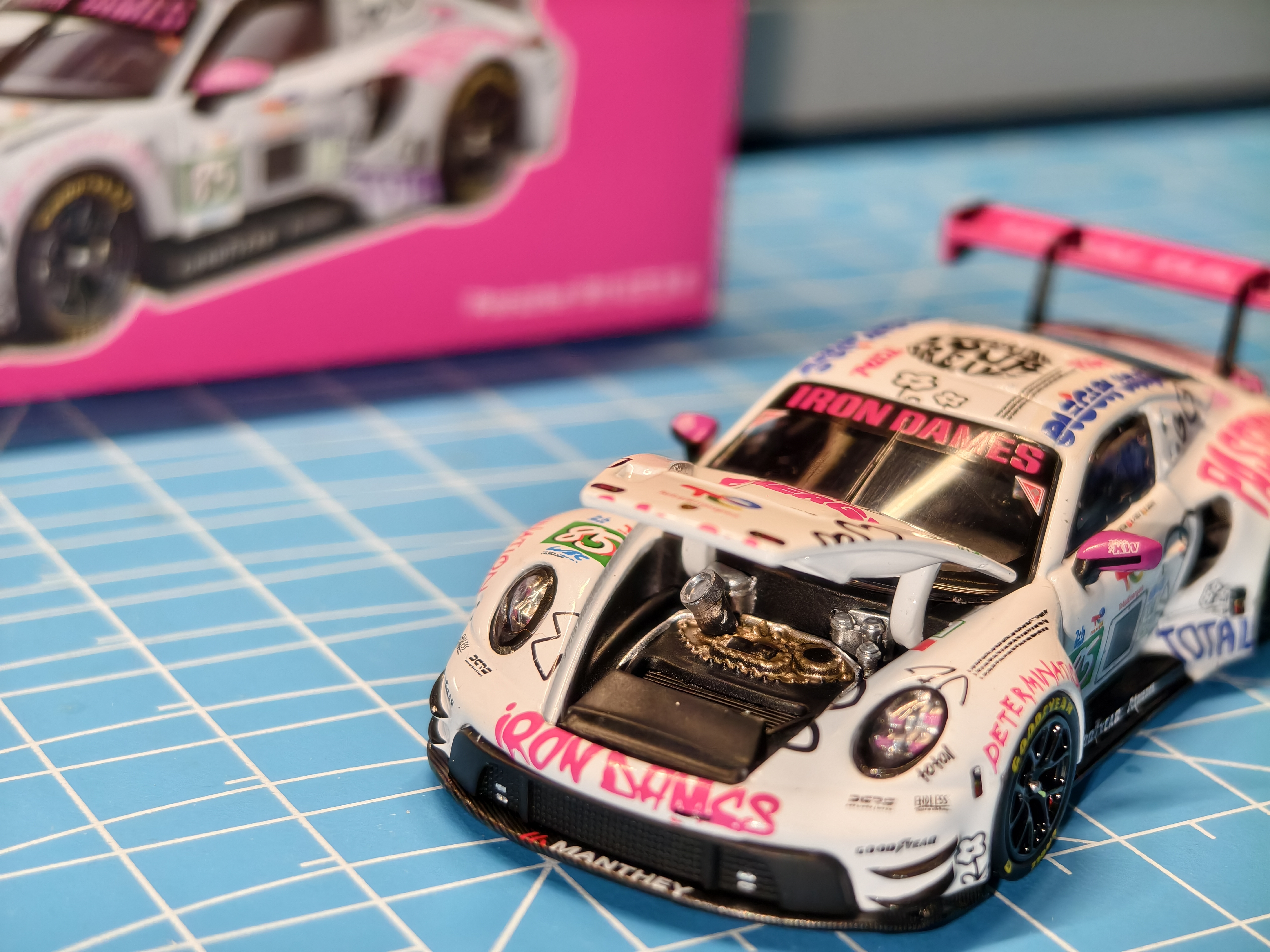 TRENDS HOBBY合金车TH小汽车模型1/64赛车保时捷911 GT3 R勒芒24H 2025 85号 实拍图