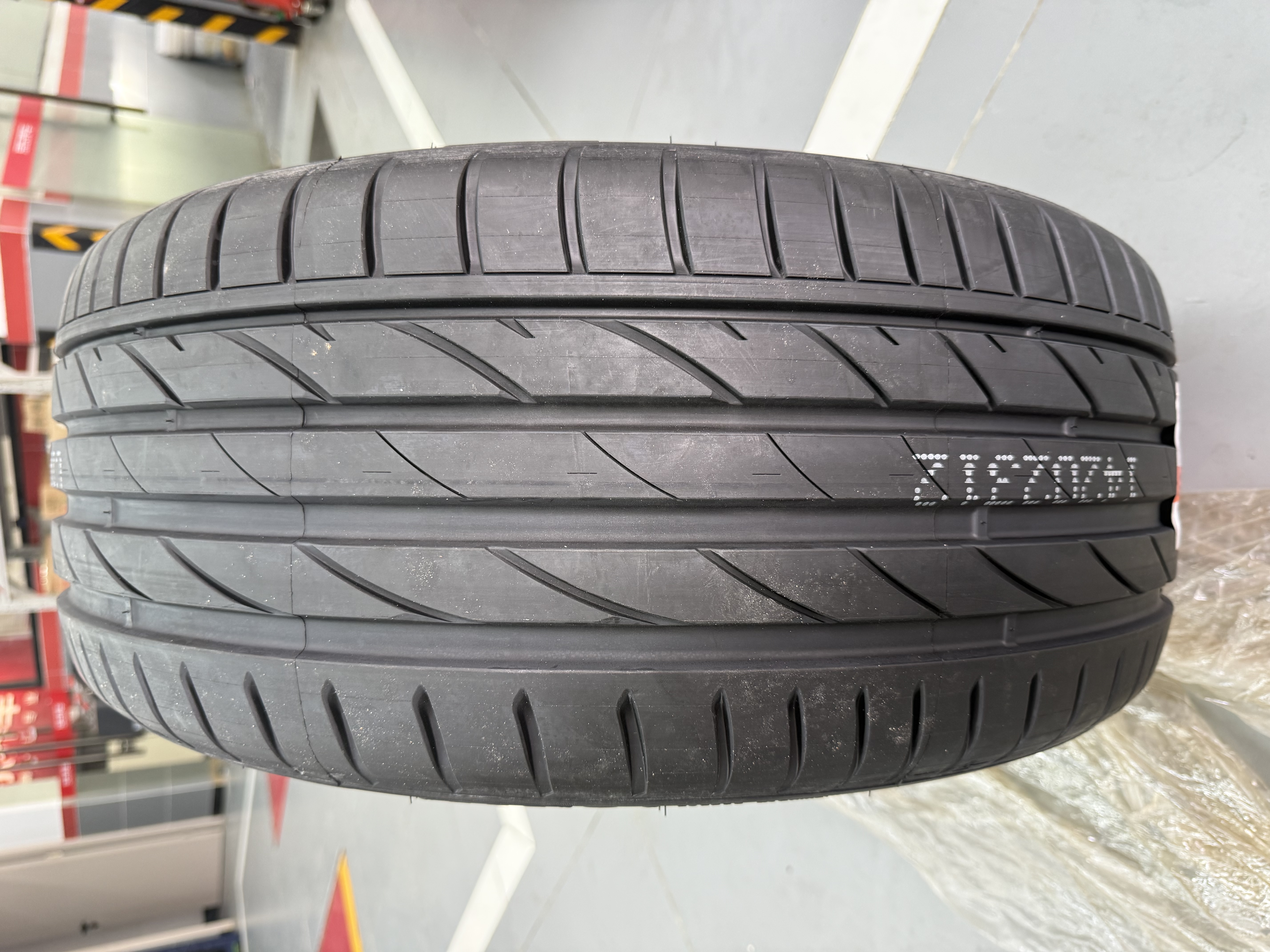 玛吉斯（MAXXIS）轮胎/汽车轮胎 245/40ZR19 98Y VS5 适配领克02/名爵7 实拍图