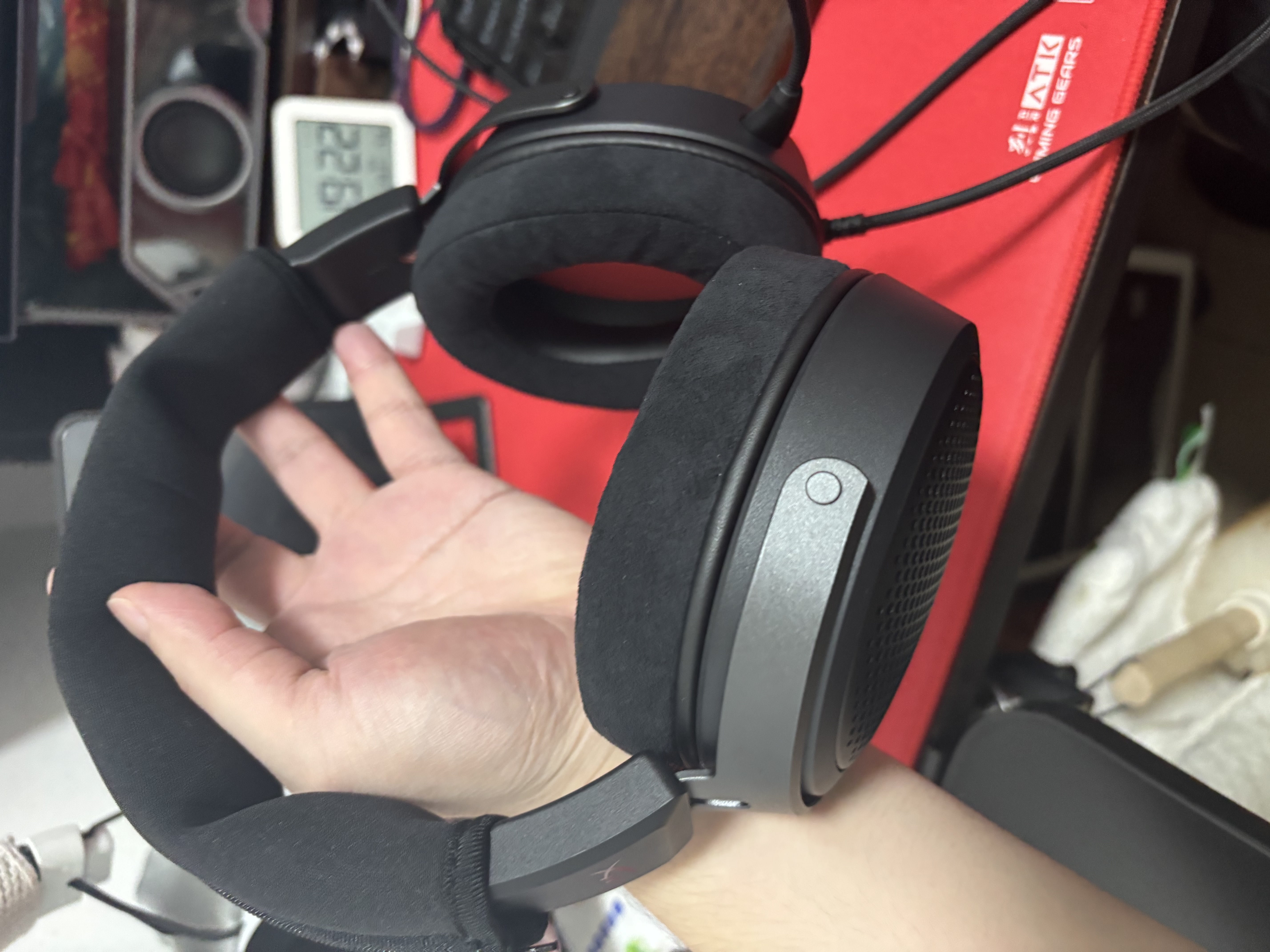 极度未知（HYPERX） 阿尔法无线有线游戏耳机 头戴式电脑耳麦电竞游戏耳机ps5吃鸡利器 适配三角洲行动 无畏契约 【阿尔法Air有线】新品丨半开放式耳罩 实拍图