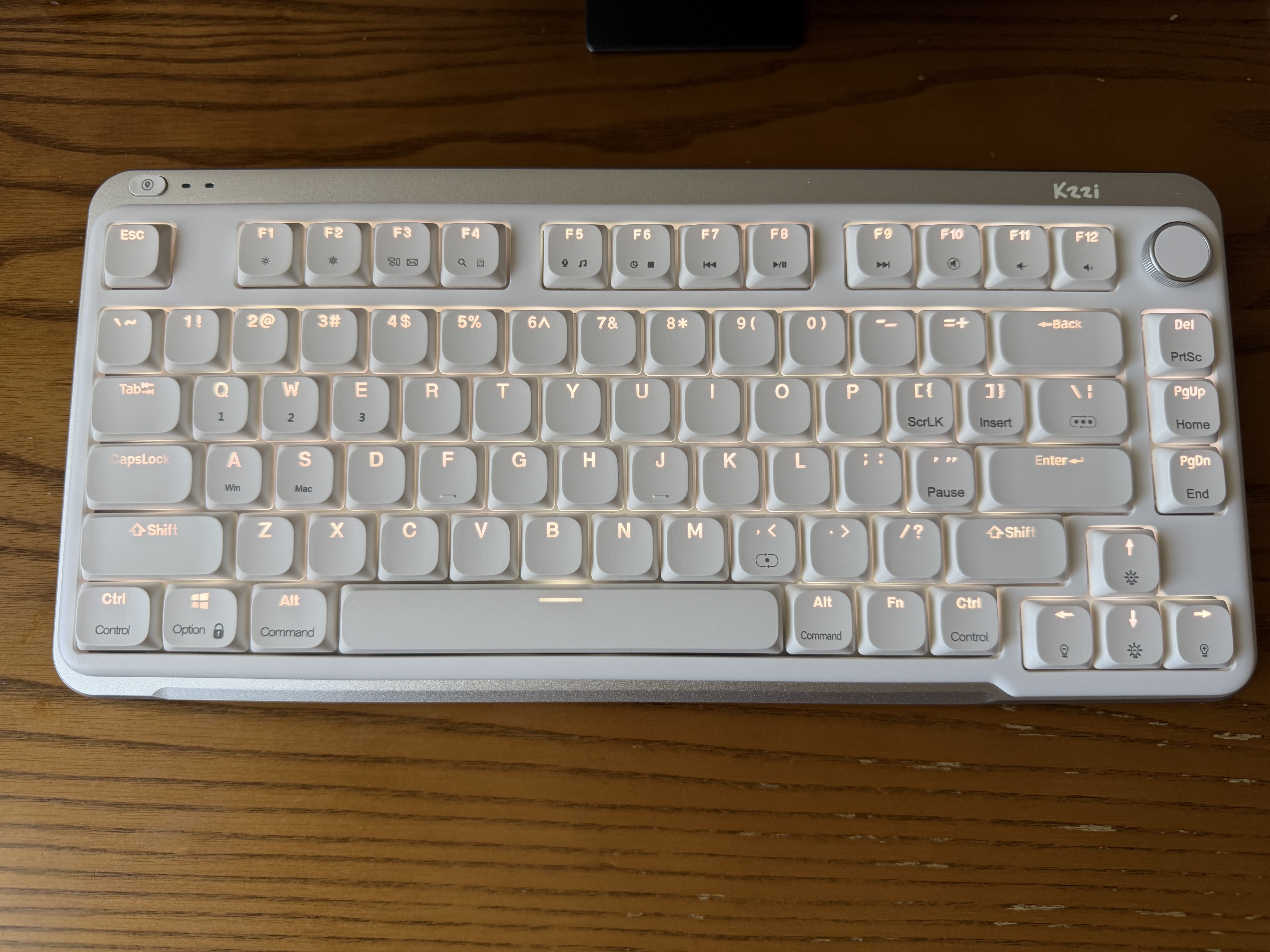 珂芝（KZZI）i75青春版矮轴三模机械键盘80键办公便携无线蓝牙有线热插拔苹果风ipad键盘长续航RGB皓月白白雪轴 实拍图