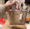 蔻驰（COACH）【品牌直供】女士CITY15小号托特包拿铁色细肩带CW032礼物次日达 实拍图