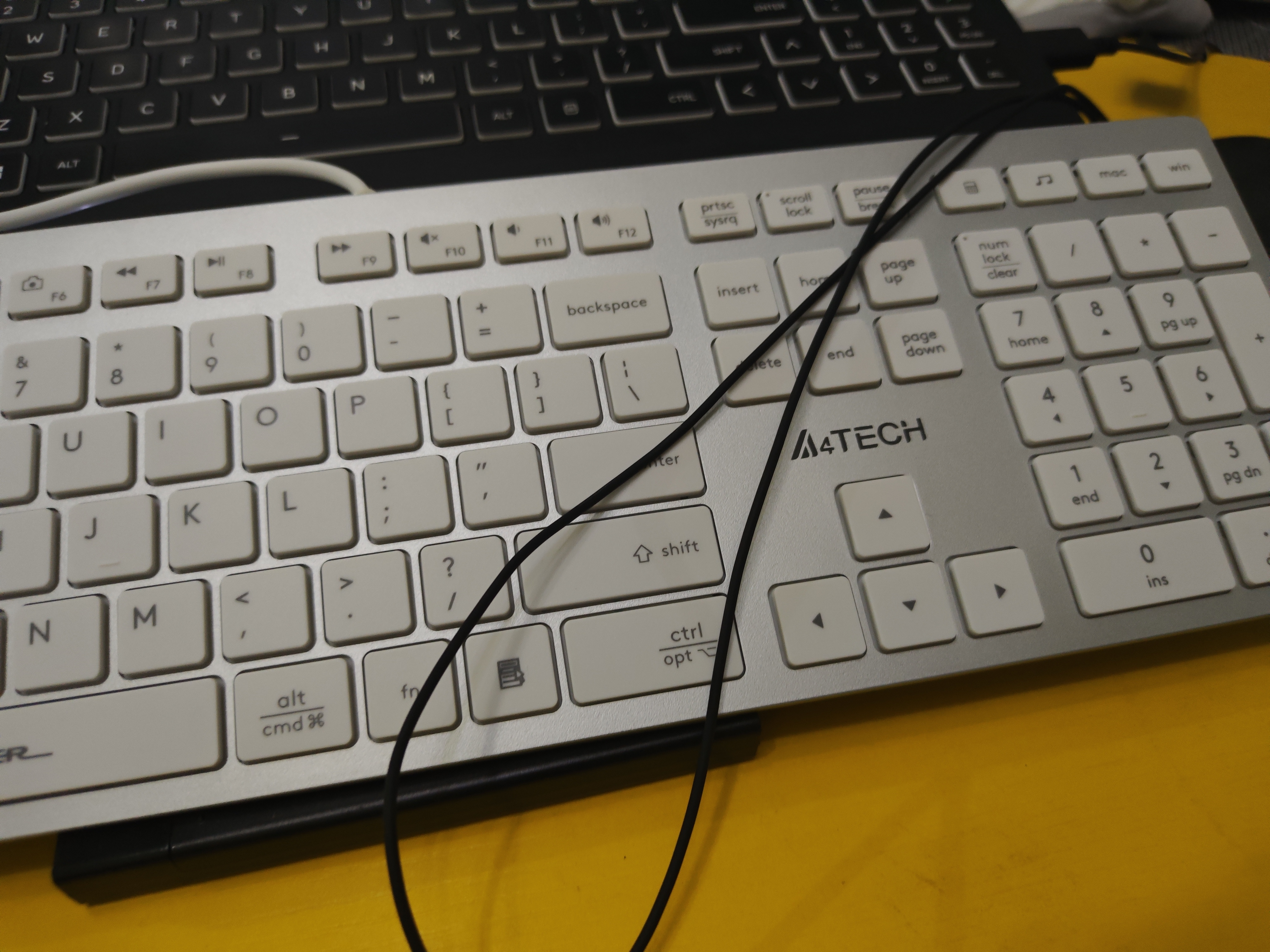 双飞燕（A4TECH）FX50 109键 有线键盘 薄膜轻音键盘电脑键盘mac键盘办公打字手感好飞时代 剪刀脚键盘 象牙白 有线 实拍图