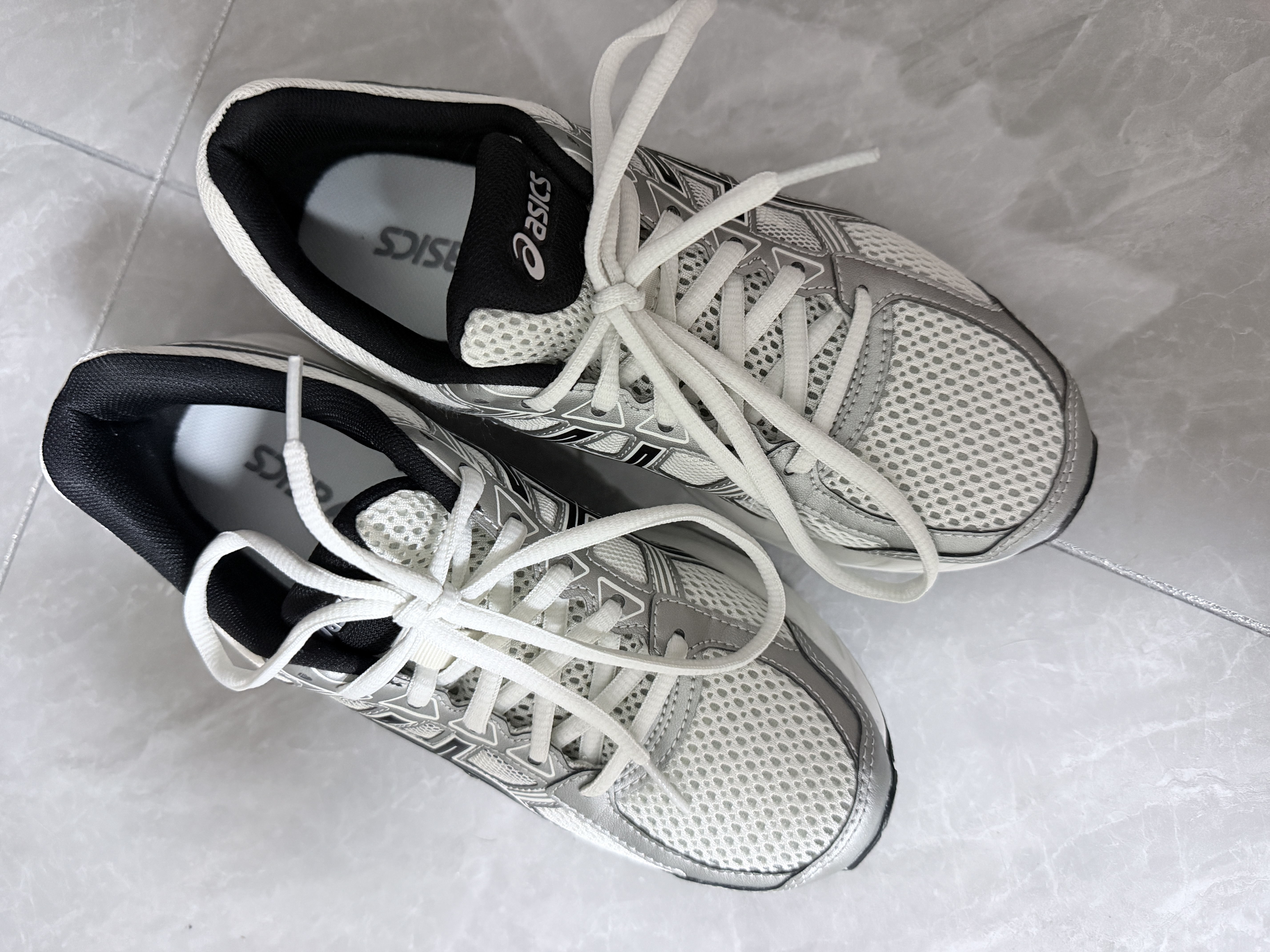 亚瑟士ASICS女鞋舒适透气跑步鞋缓震回弹跑鞋运动鞋 GEL-CONTEND 4 白色/银色 38 实拍图