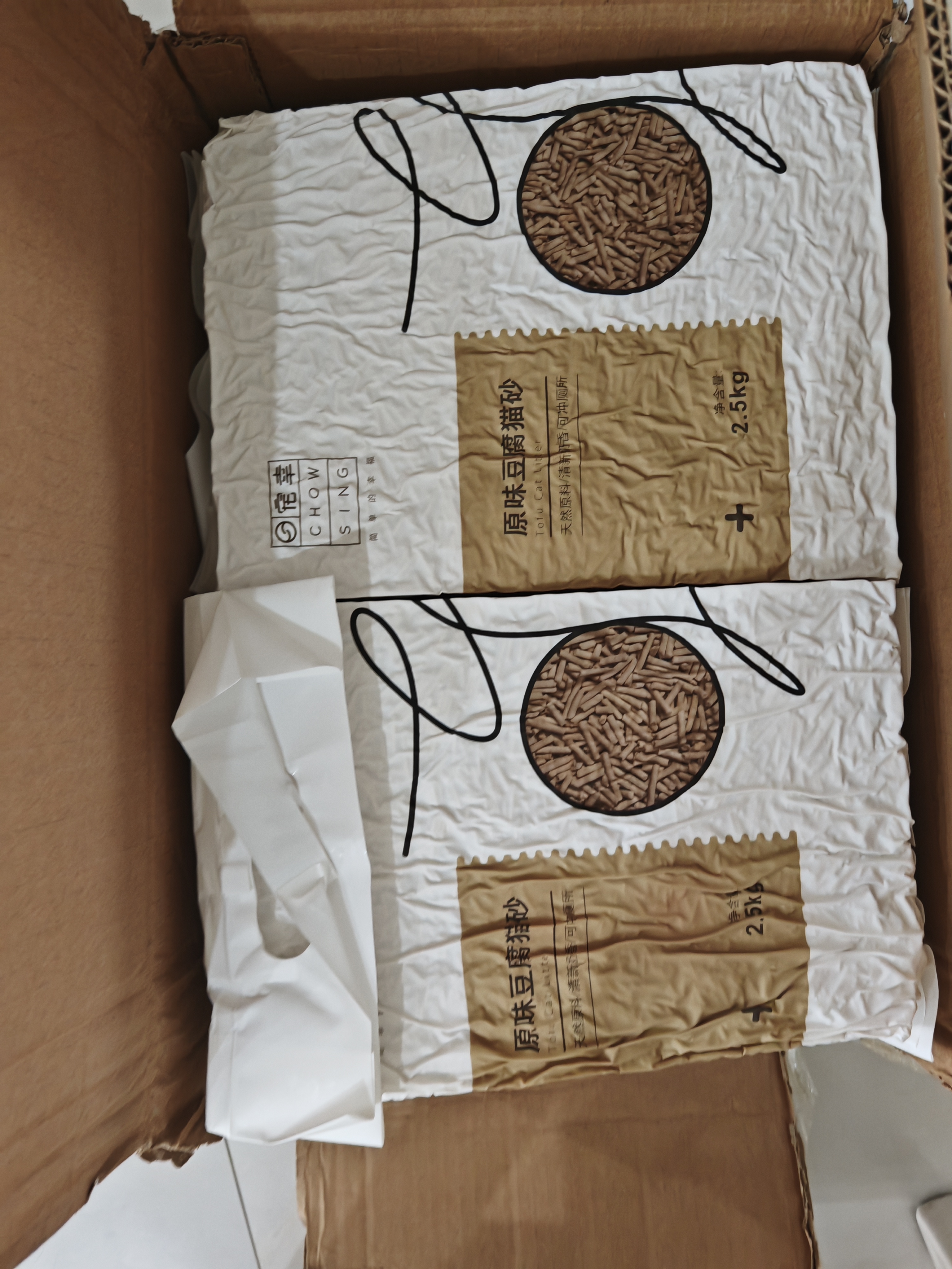 宠幸豆腐猫砂细砂快速结团除臭可溶可冲厕所猫沙猫咪用品低尘 原味豆腐猫砂2.5kg*6 实拍图