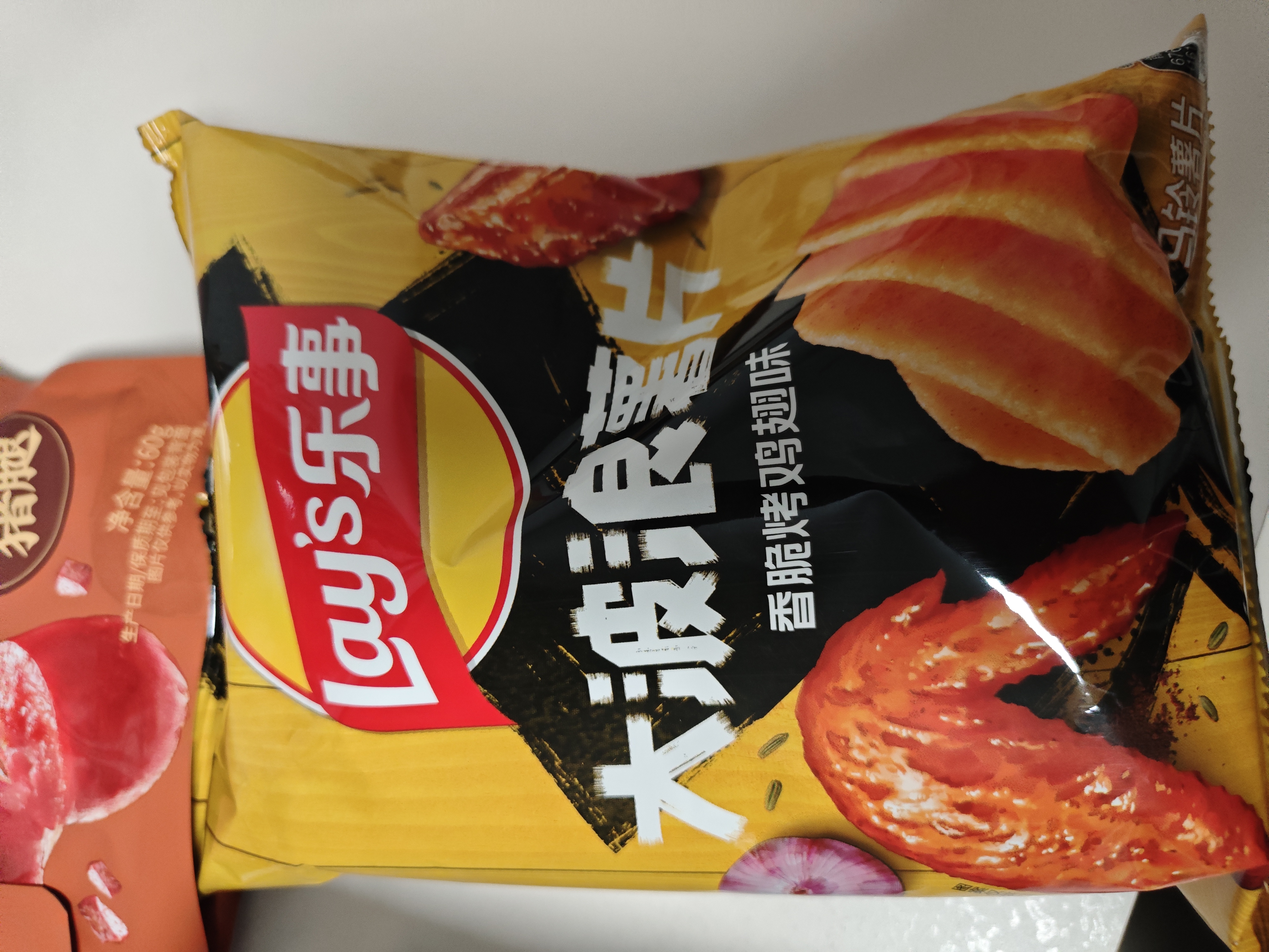 乐事（Lay's）大波浪薯片 香脆烤鸡翅味 70g 零食 休闲食品 实拍图