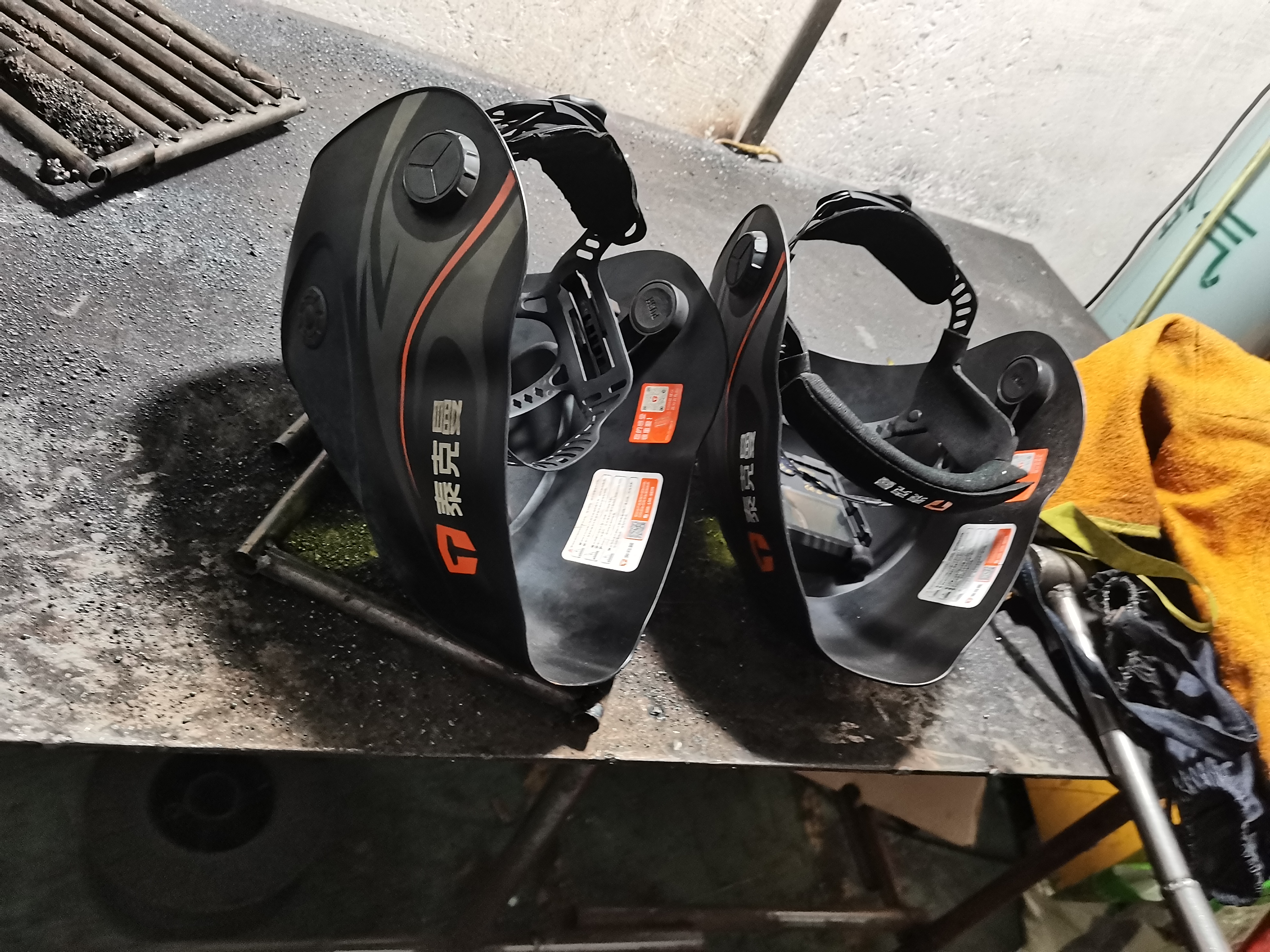 泰克曼（TECMEN）600S-G2二代自动变光电焊面罩焊帽头戴式焊接防护面罩氩弧焊点焊 黑色（外保*10+内保*8） 实拍图