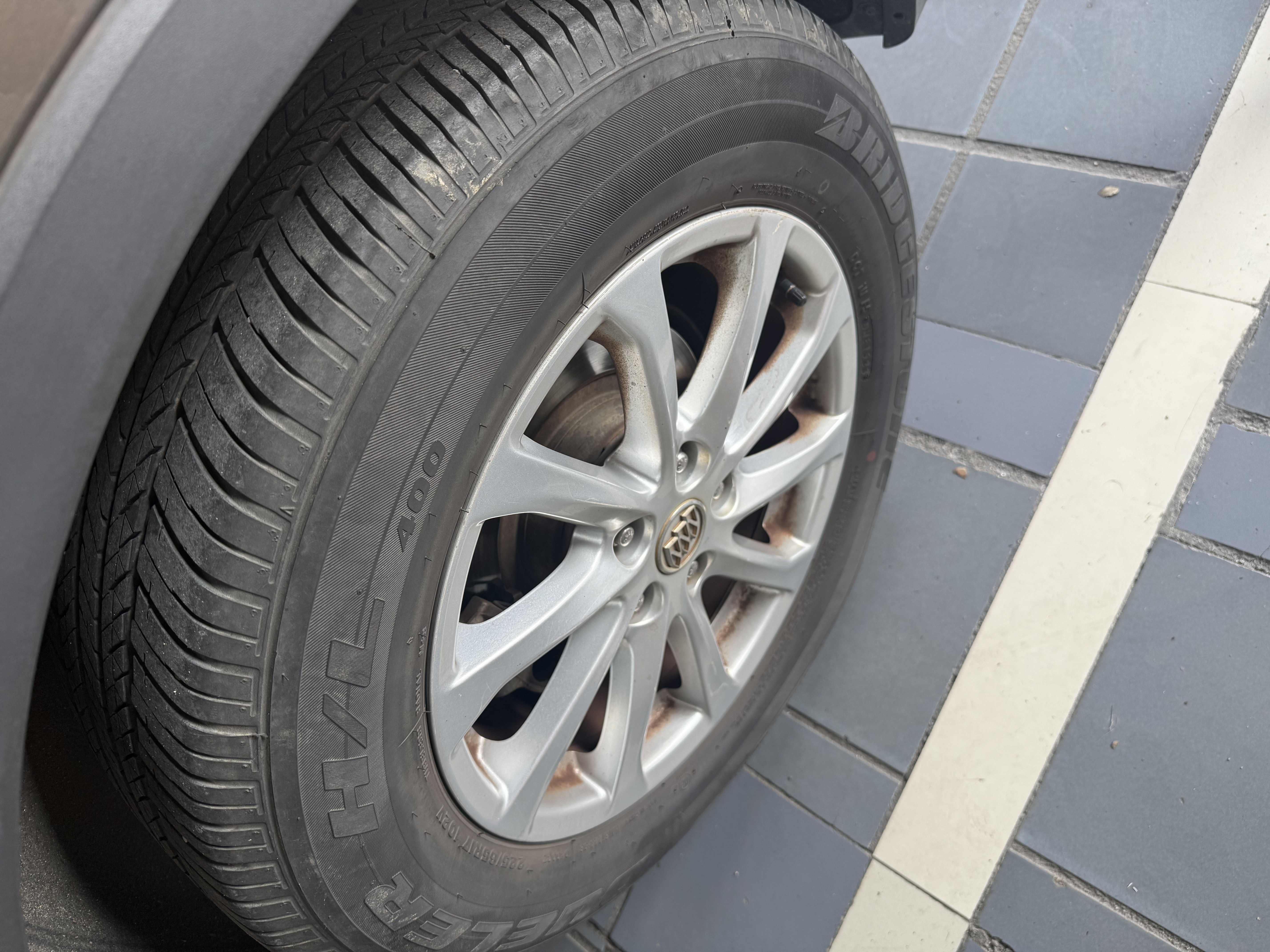 普利司通（Bridgestone）汽车轮胎 225/65R17 102V H/L 400 配套昂科威/适配RAV4/CVR 实拍图