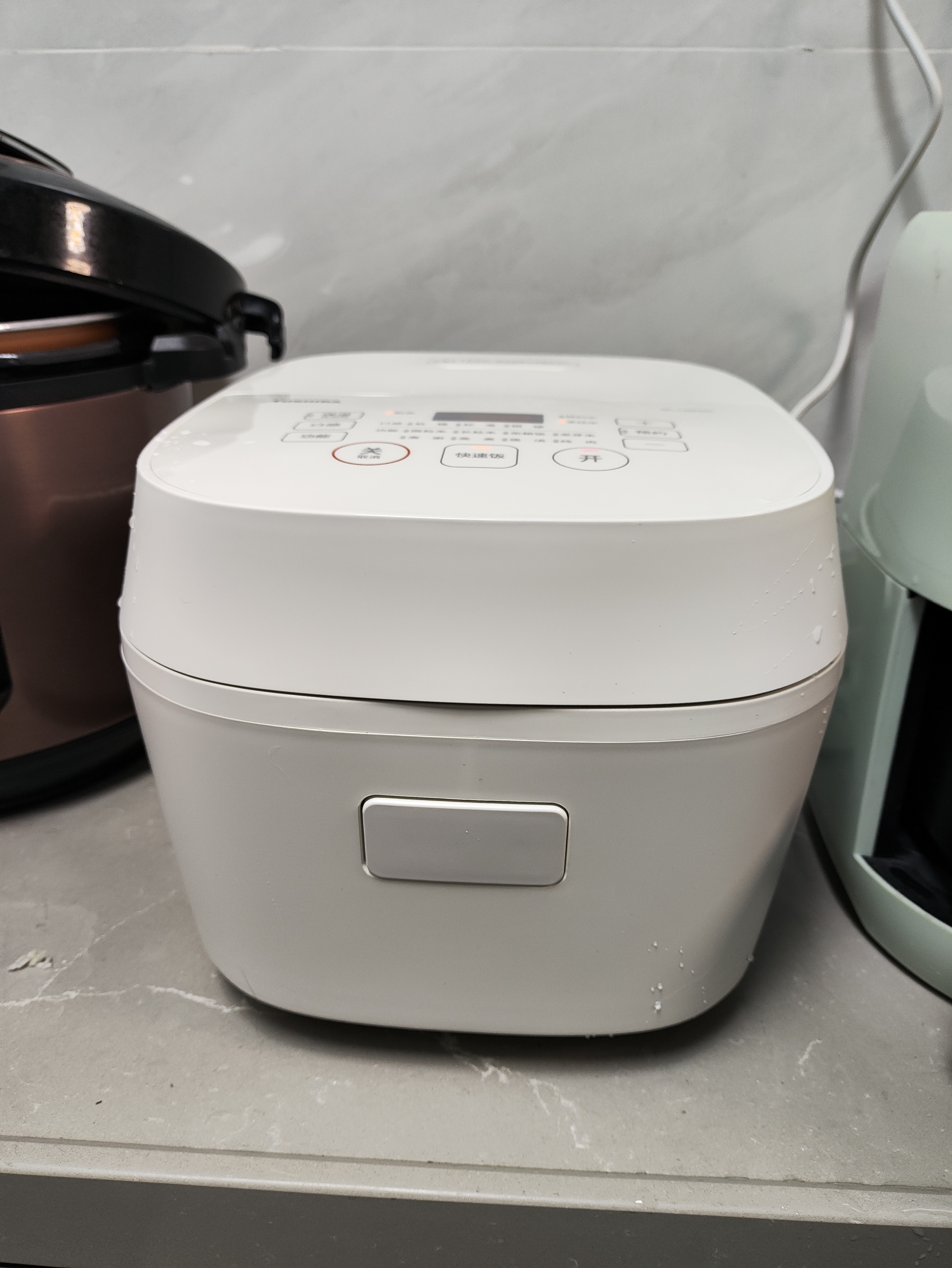 东芝（TOSHIBA）【国家补贴】白珍珠青春版电饭煲0涂层钛内胆凝露不粘家用4-5人无涂层电饭锅4升 RC-15DOXC 实拍图