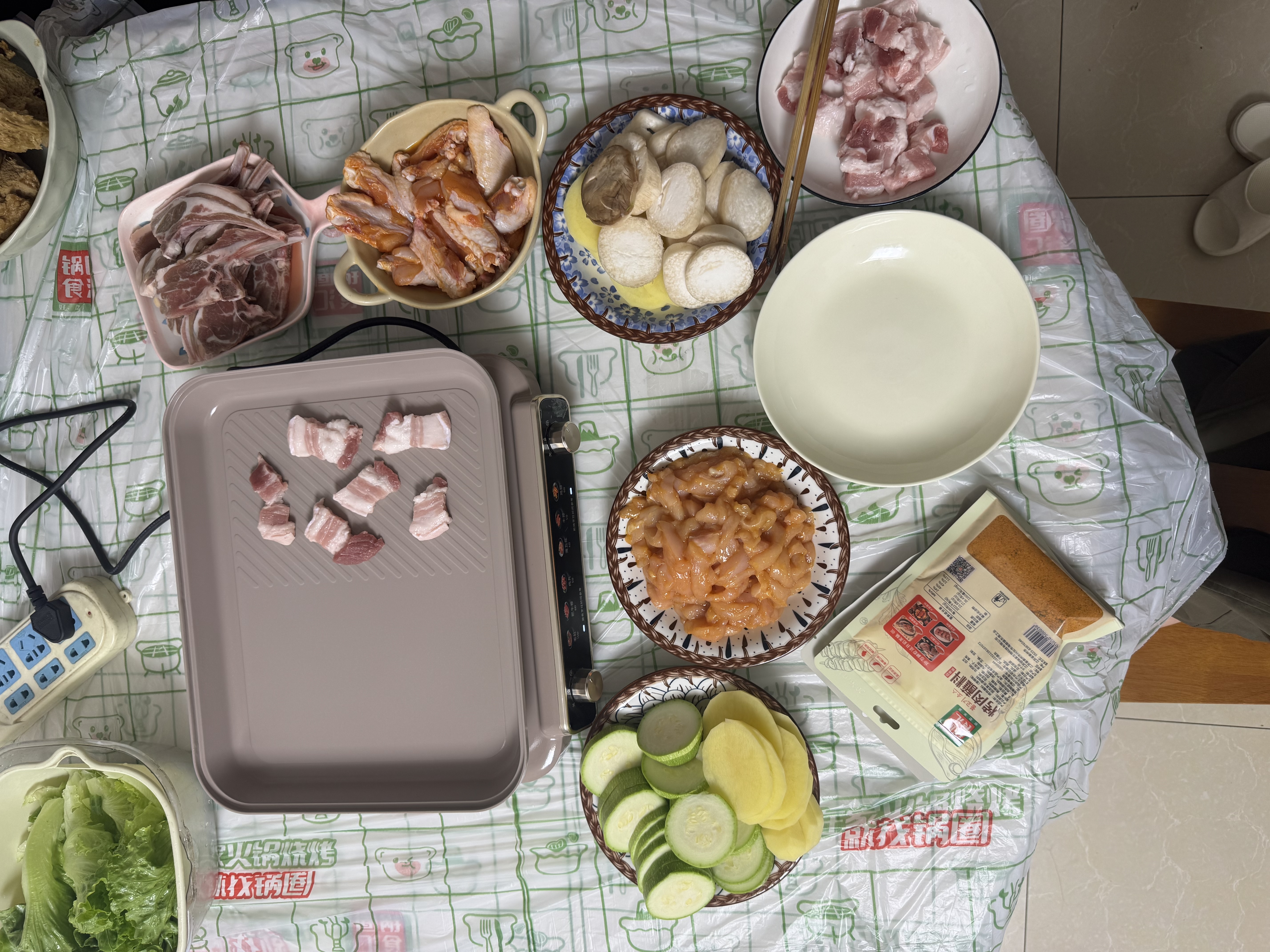 美的（Midea）电火锅鸳鸯锅电煮锅火锅专用锅多功能锅料理烤肉锅分体式多功能一体电锅0氟钛陶HGS352866S 实拍图