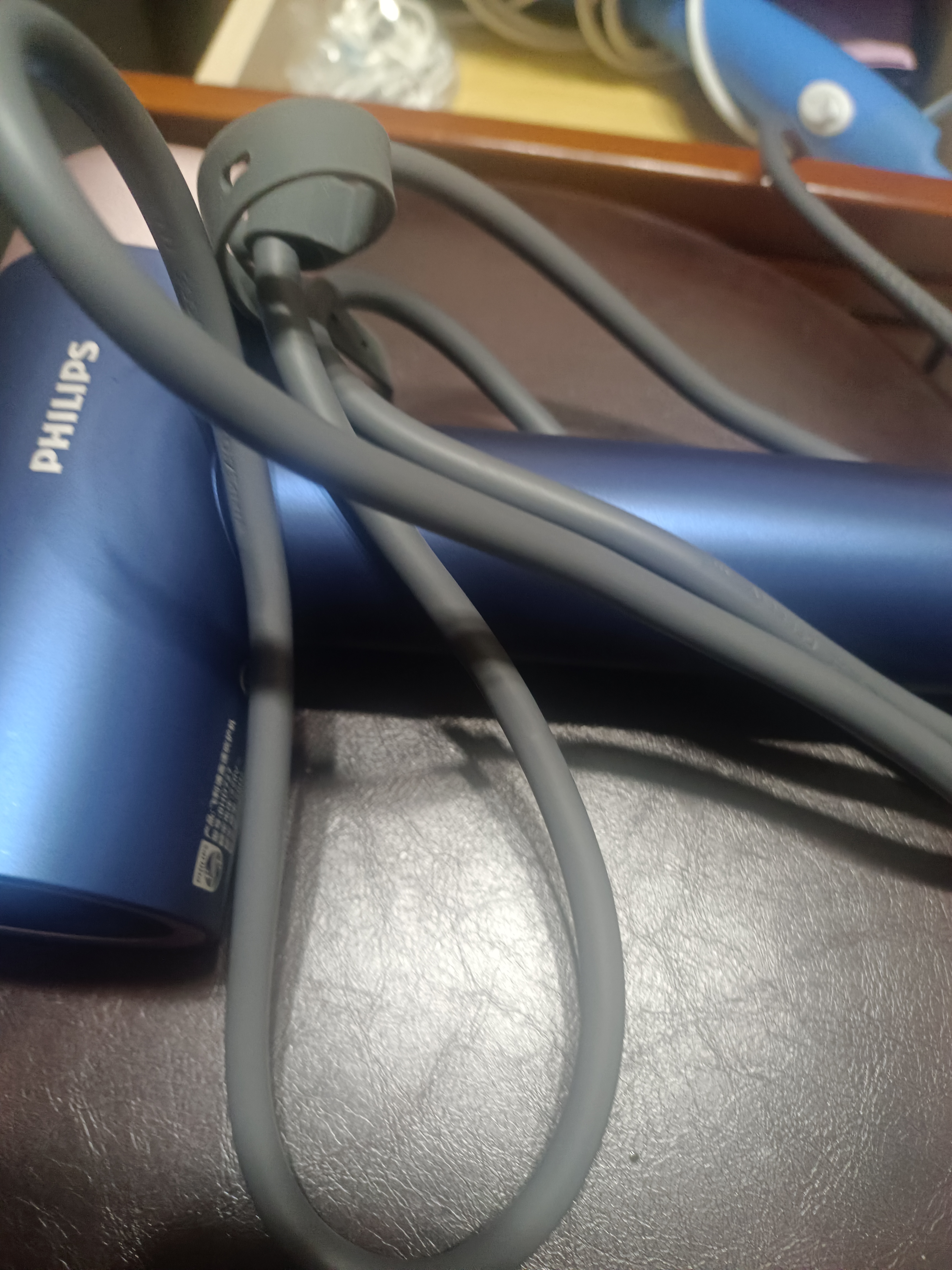 飞利浦（PHILIPS）邓凯同款7系AIR水离子高速护发吹风机深海蓝负离子不伤发小巧便携生日礼物学生宿舍送女友 实拍图