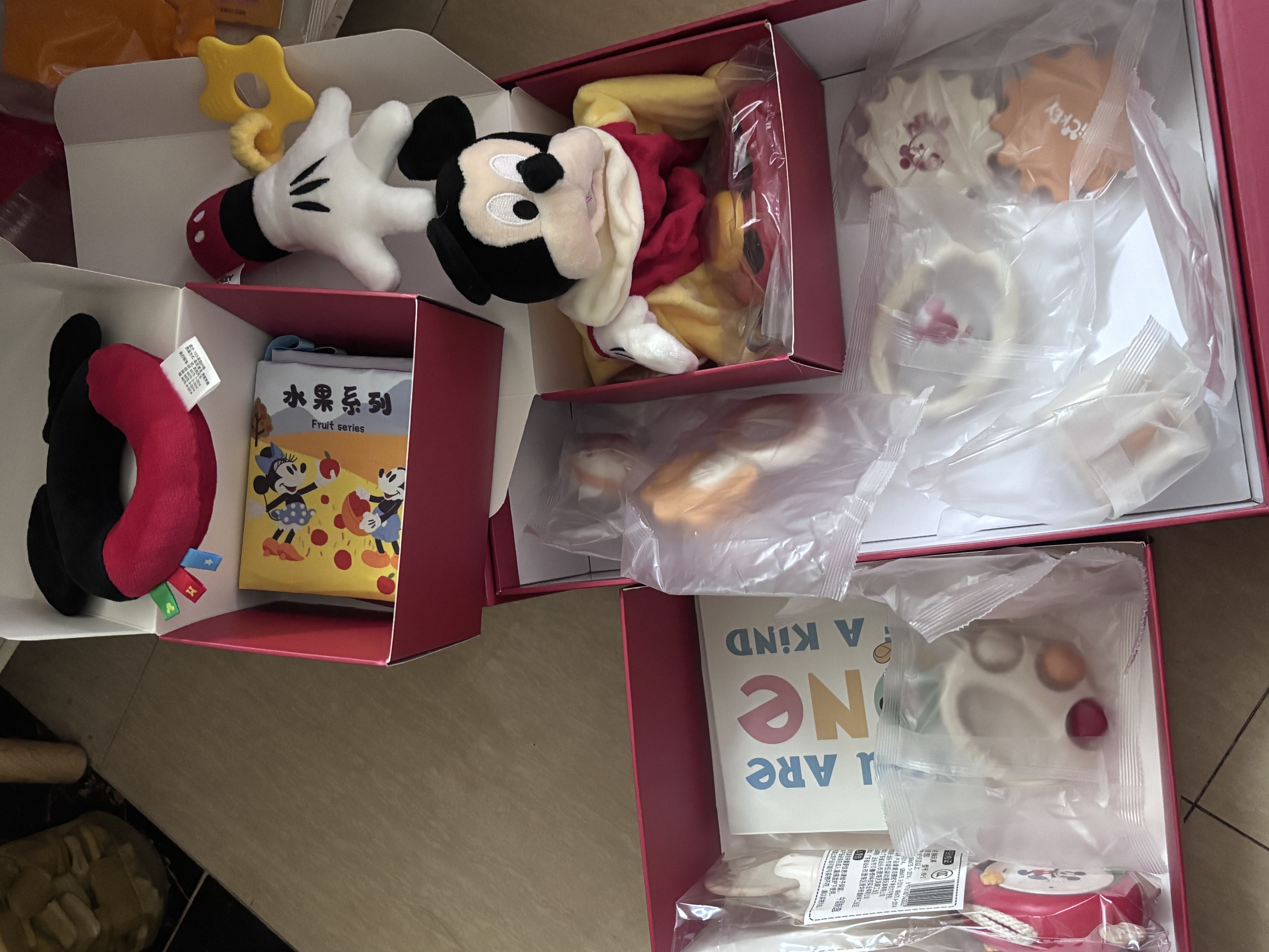 迪士尼（Disney）新生婴儿礼盒见面礼高档满月宝宝礼物安抚巾拨浪鼓玩具0-6个月 实拍图