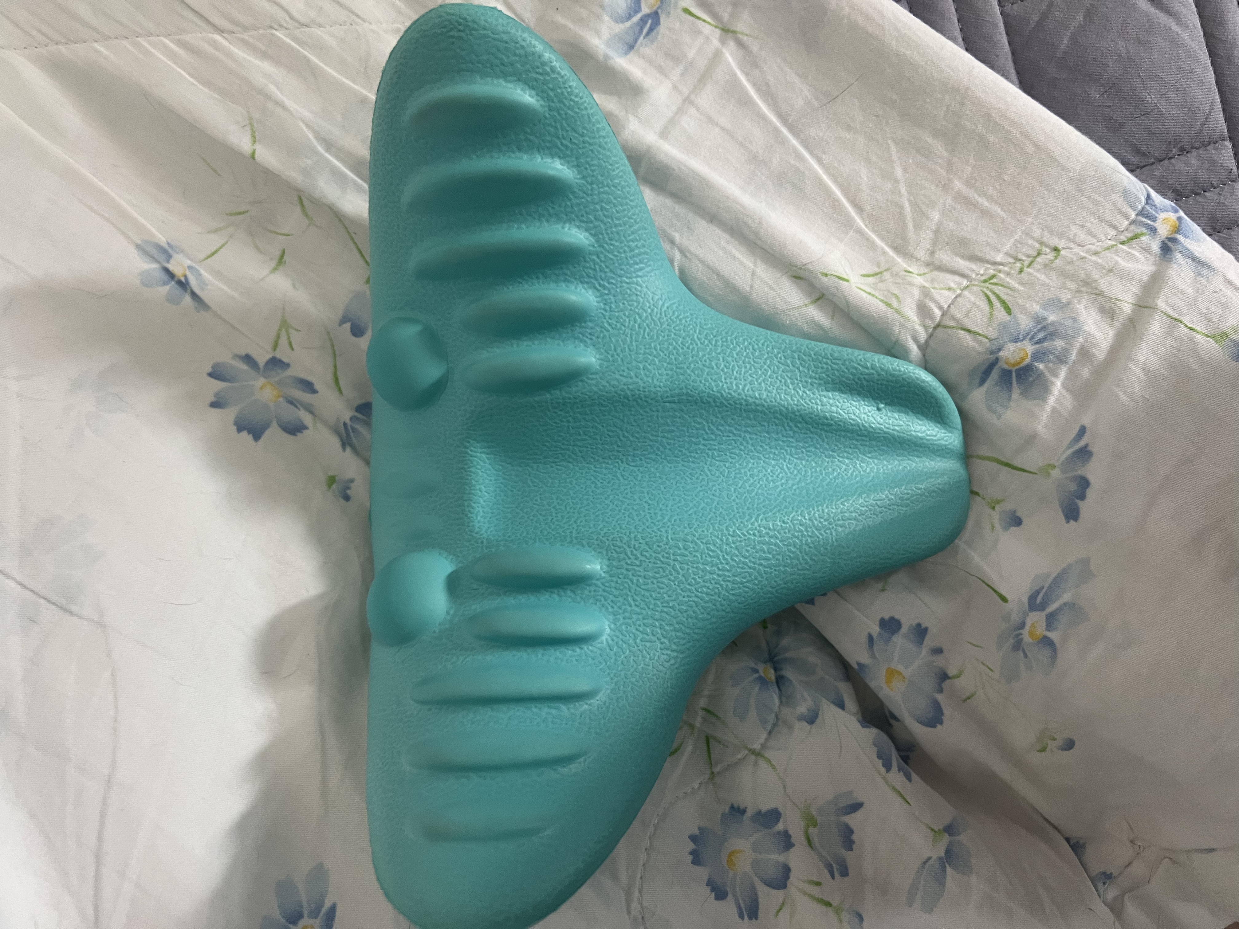 JAJALIN颈椎枕按摩牵引矫正器肩颈按摩枕重力指压颈部按摩家用C型 实拍图