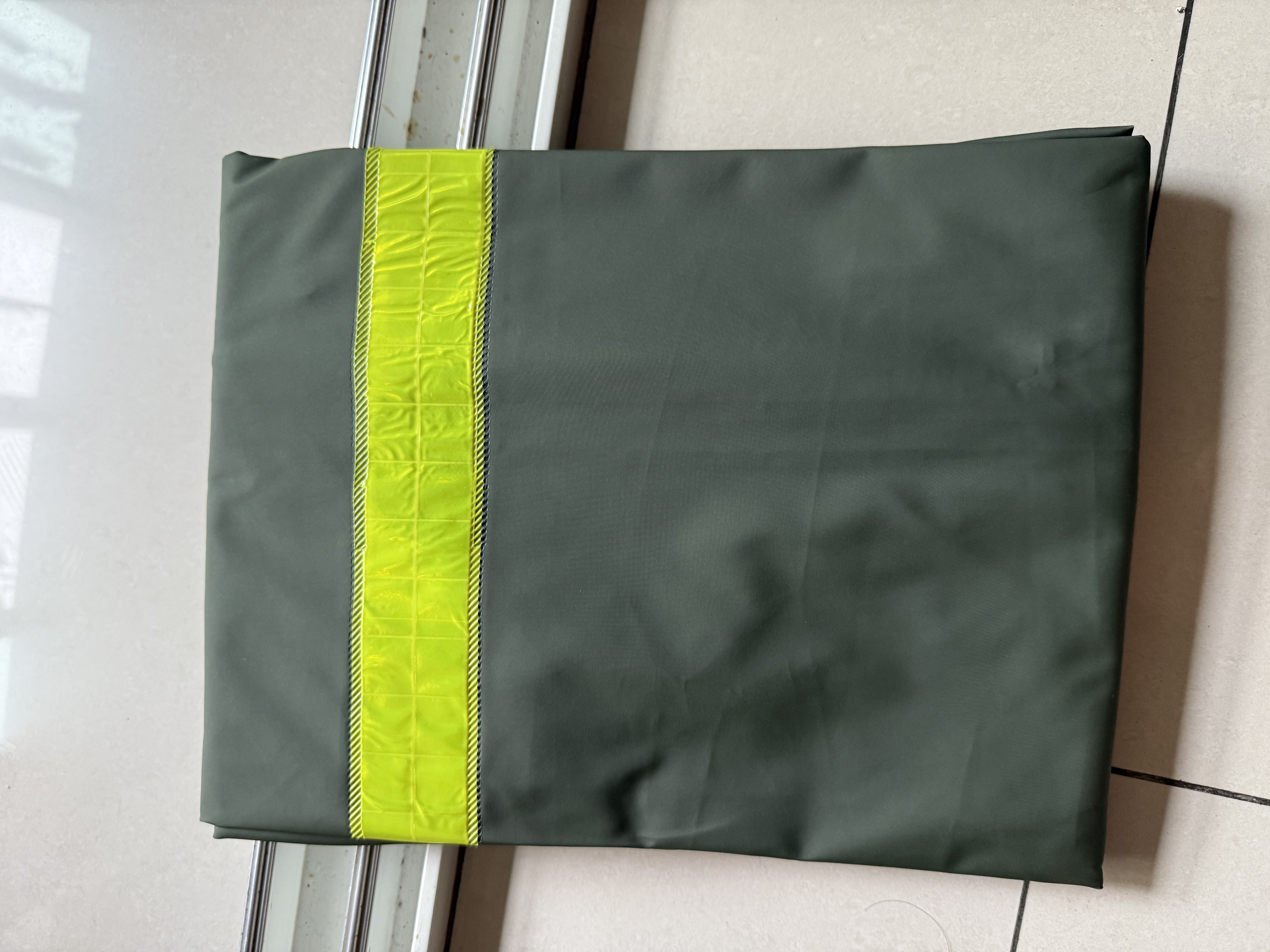 迈诺奇高亮长款连体反光雨衣成人一体全身安保户外工地防暴雨交通执勤雨披 实拍图