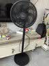 美的（Midea）【超级单品】七叶轻音立式电风扇家用柔风落地扇台式桌面小型风扇大风量节能摇头宿舍电扇 SAF30AB 实拍图