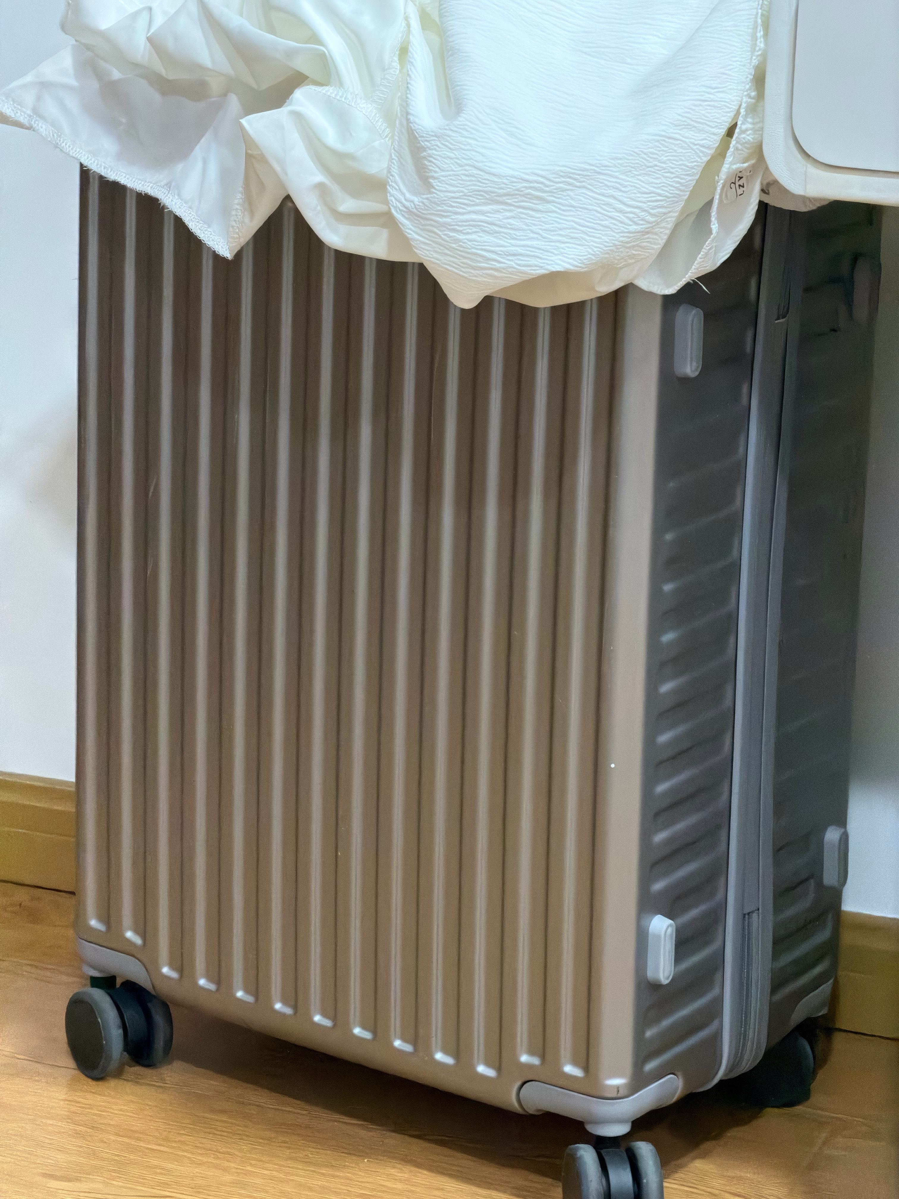 海澜之家（HLA）行李箱男轻便出差托运商务拉杆箱女大容量旅行密码箱流光银24英寸 实拍图
