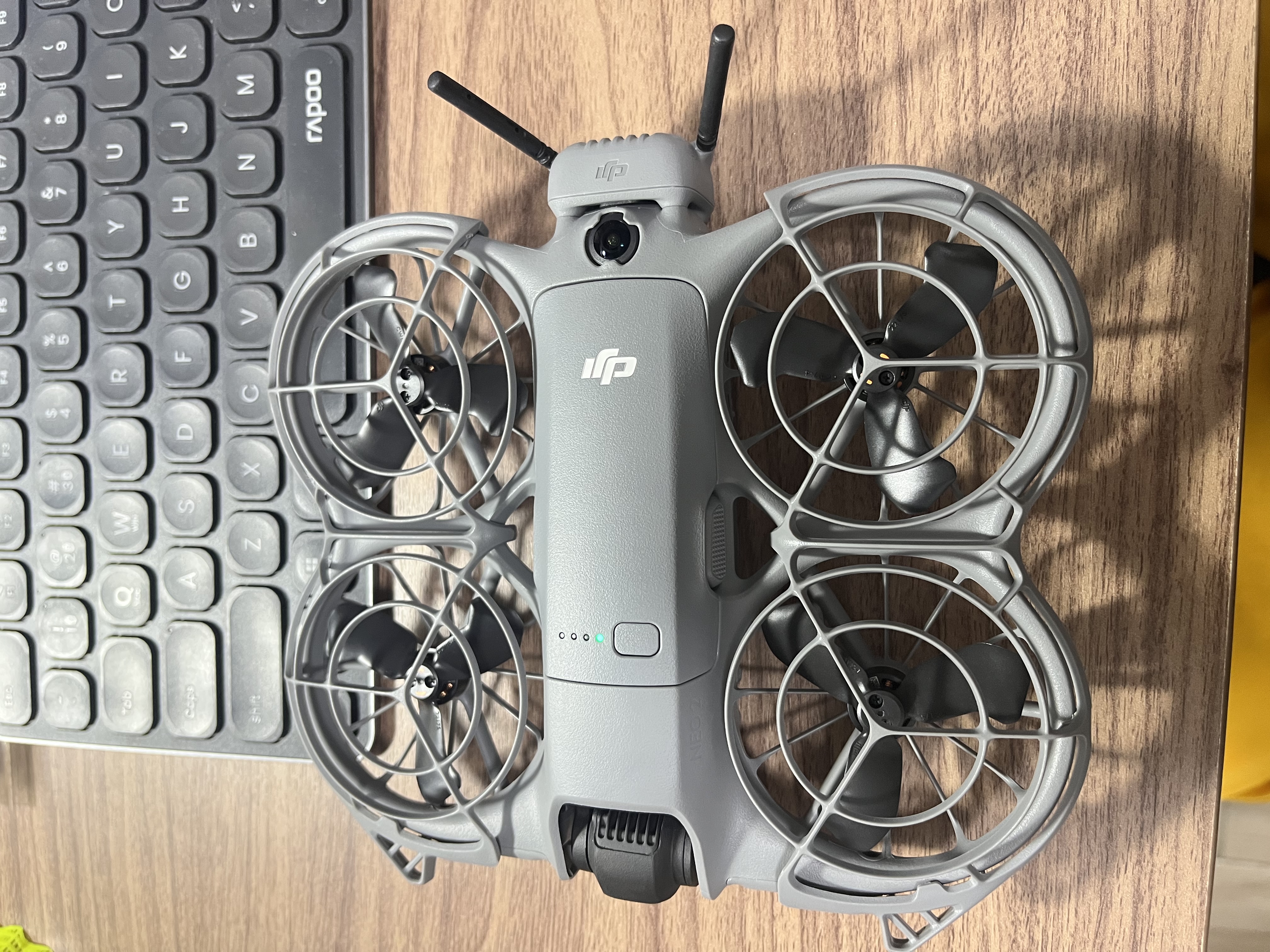 大疆 DJI Neo 2 畅飞套装 会飞的跟拍摄影师 运动亲子户外露营旅行智能跟拍  mini型 轻型无人机 实拍图