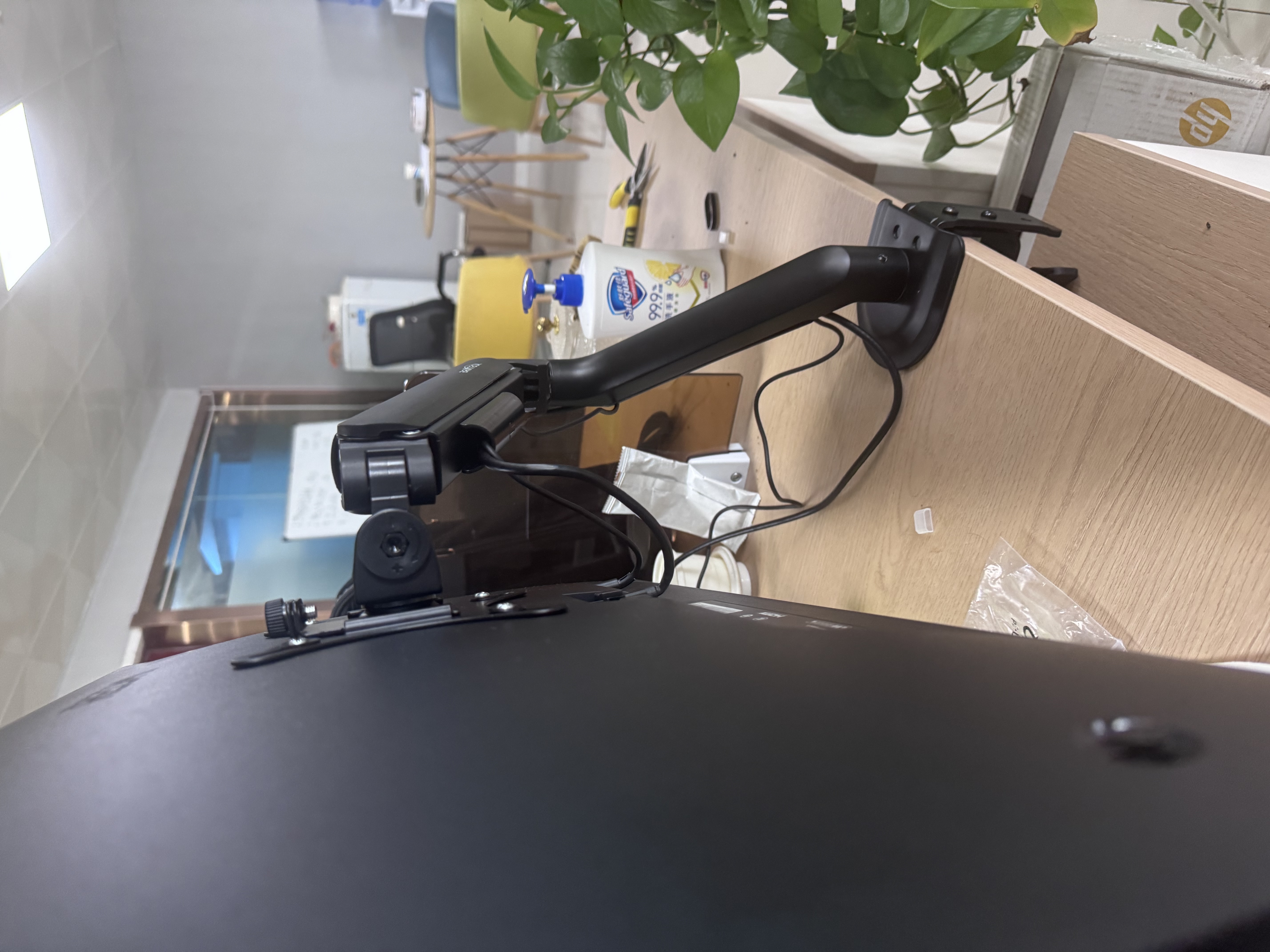 Brateck北弧 显示器支架 机械臂 电脑支架桌面夹式底座 屏幕升降增高架E350ez黑17-32吋 悬空托臂 实拍图