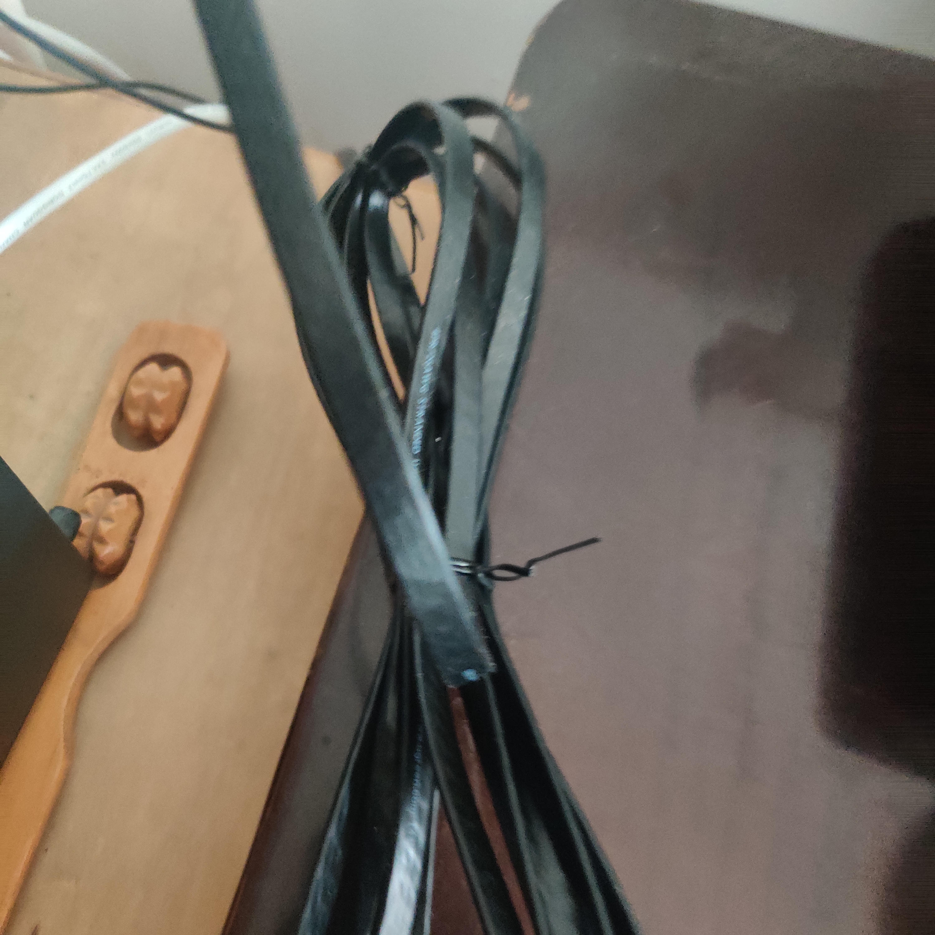 绿联六类扁平网线 千兆网络宽带线 CAT6类家用电脑监控网线 8芯双绞成品跳线 15米 黑色50180 实拍图