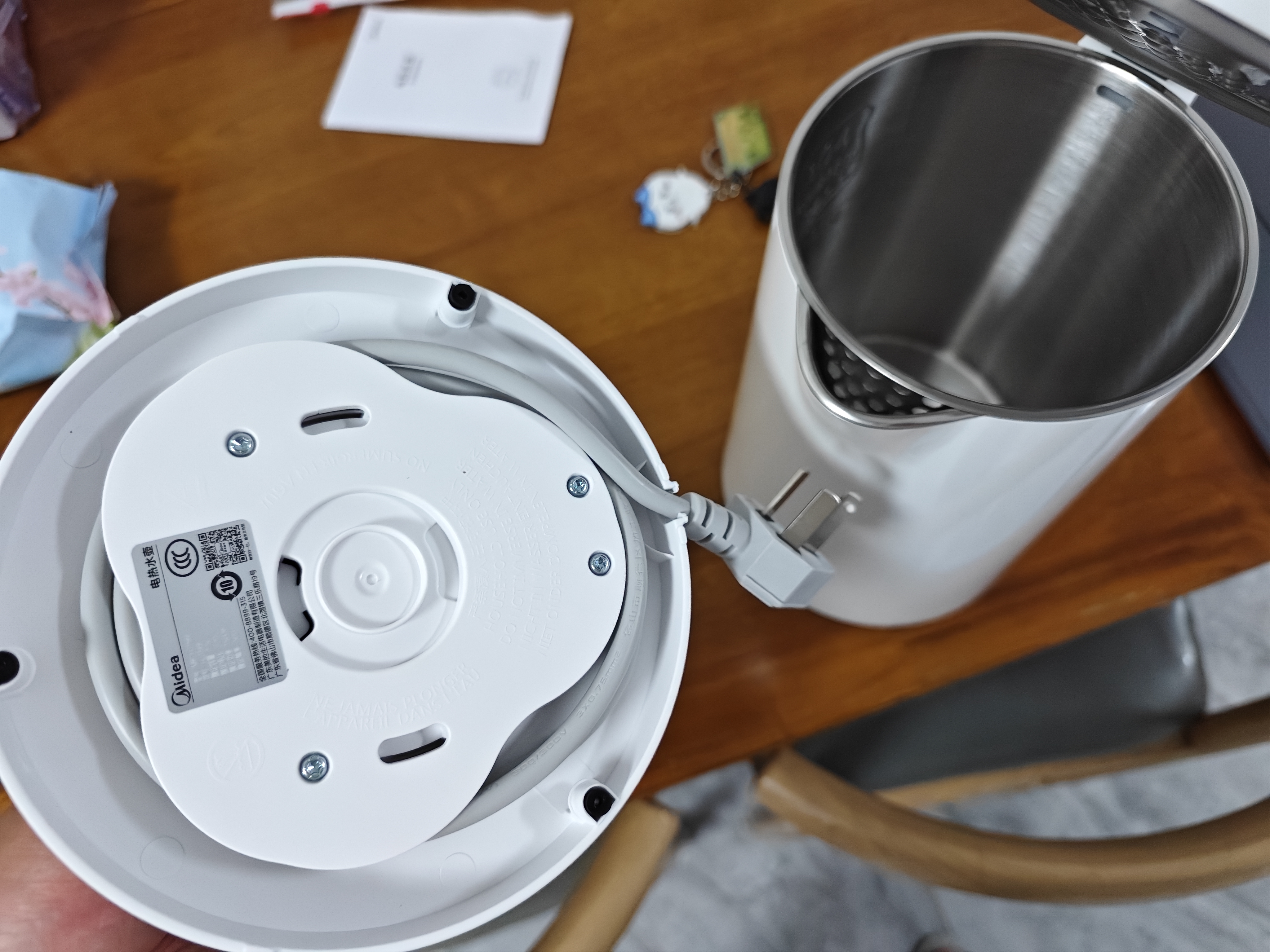 美的（Midea）电热水壶食品级304不锈钢自动断电双层防烫全钢无缝1.5L容量 MK-HJ1566 实拍图