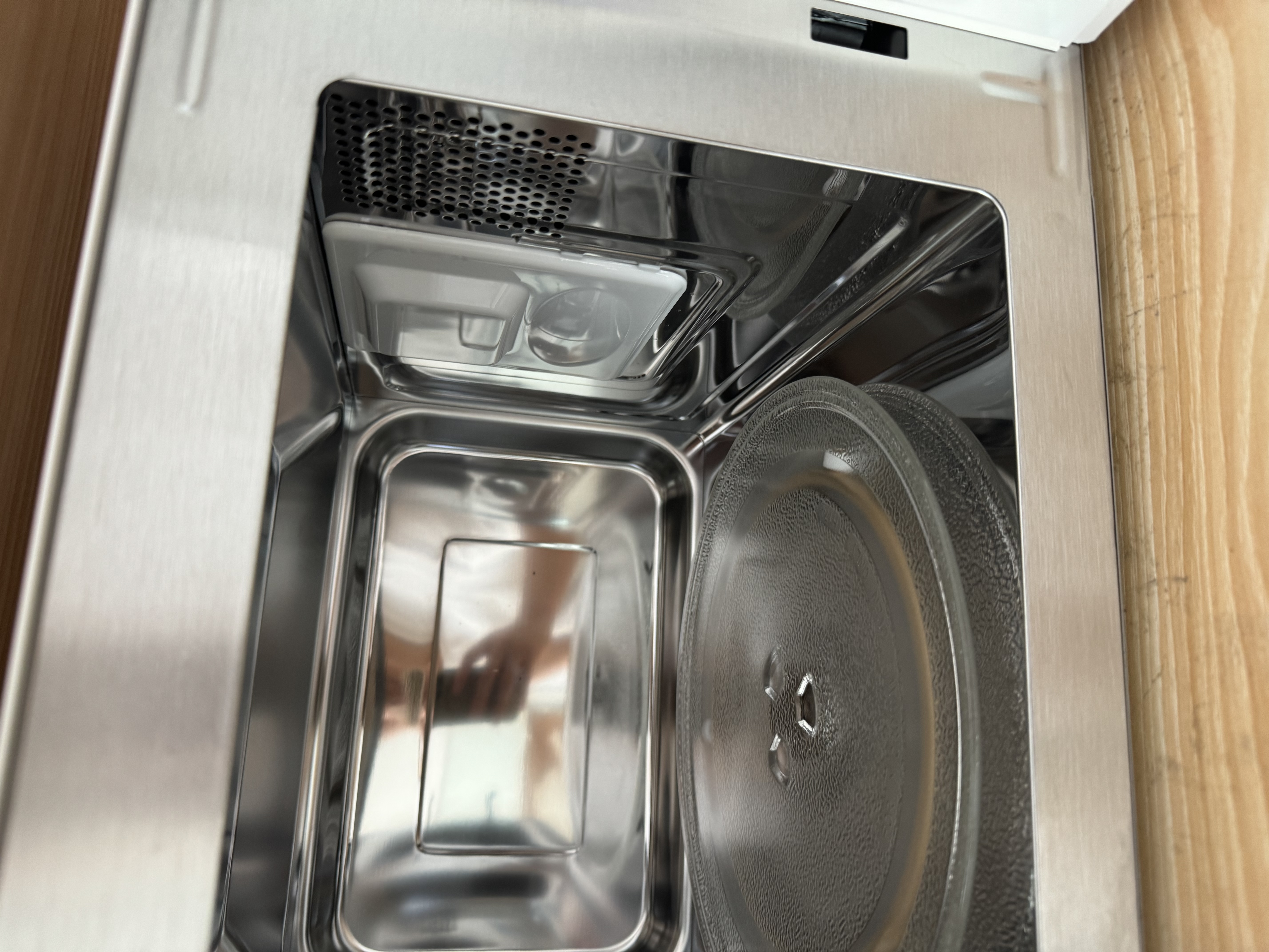 海尔（Haier）白巧不锈钢微波炉 0涂层360°转盘加热 旋转操作易洁耐用内胆 家用小型 老人适用 HW-M2003JW 实拍图